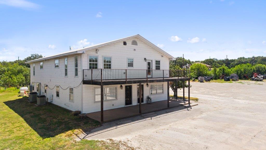 206 N US HWY 281