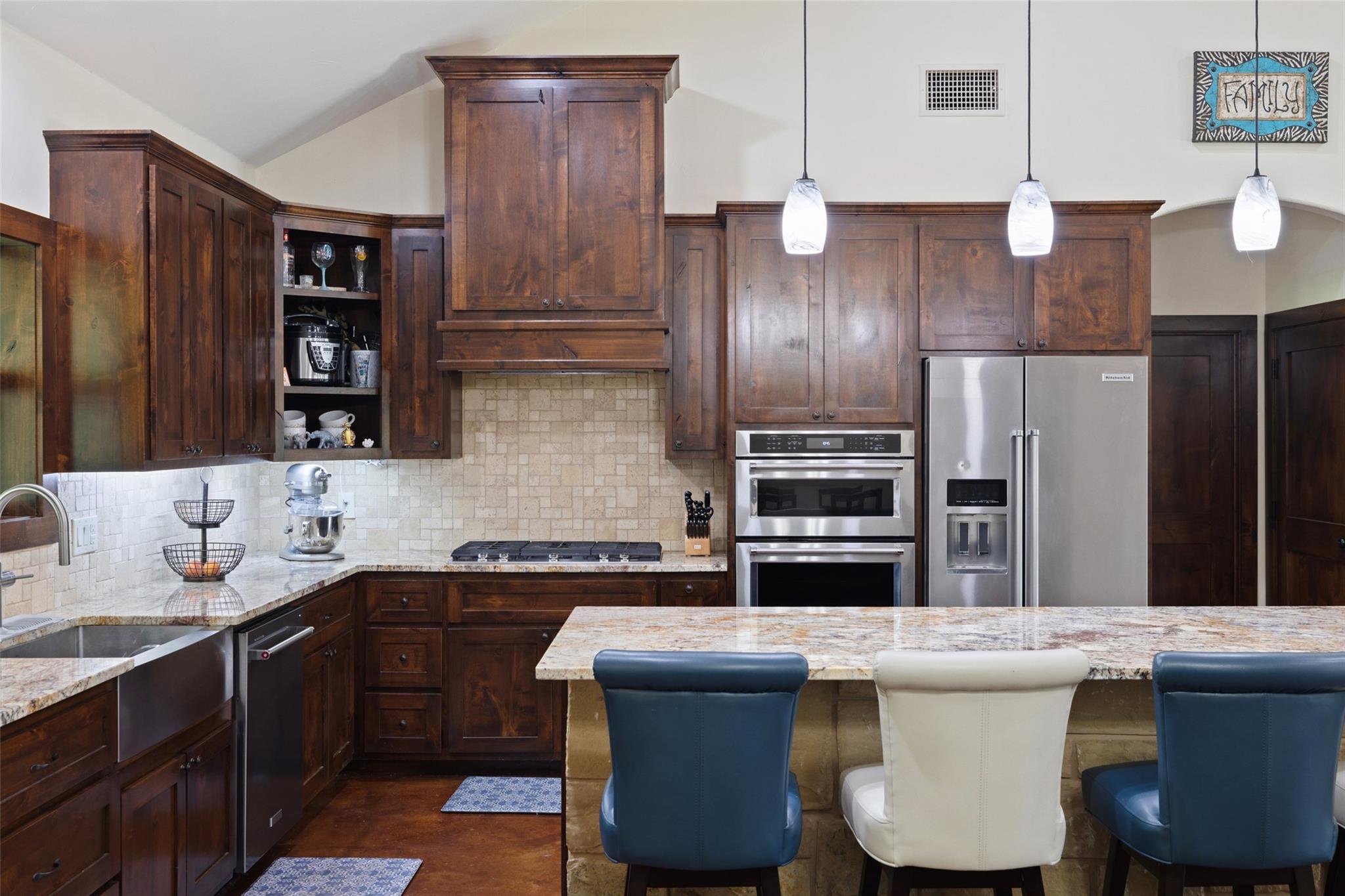 106 Leaning Oak CIR