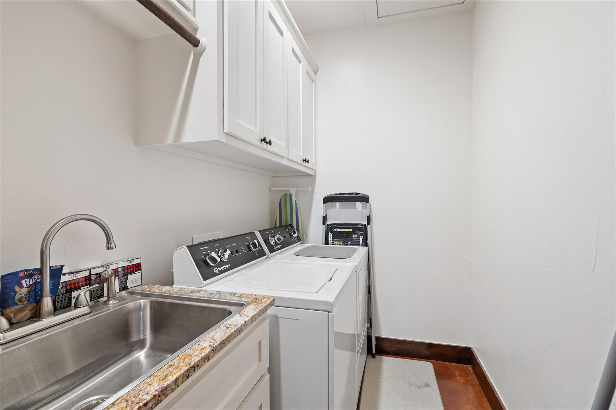 106 Leaning Oak CIR