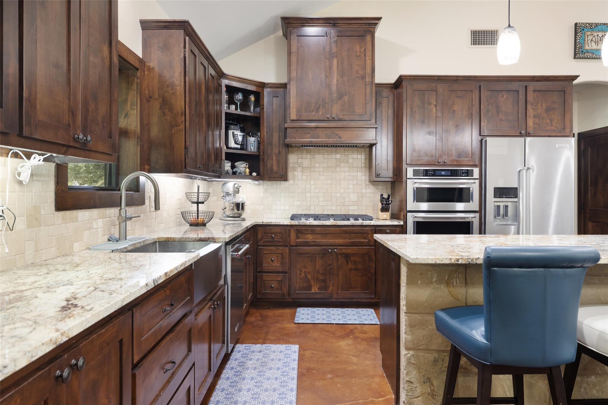 106 Leaning Oak CIR