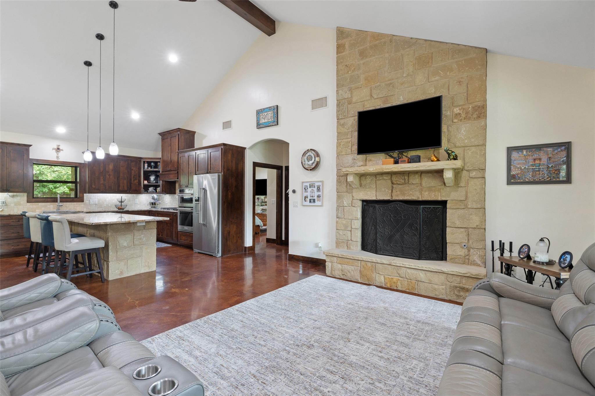 106 Leaning Oak CIR