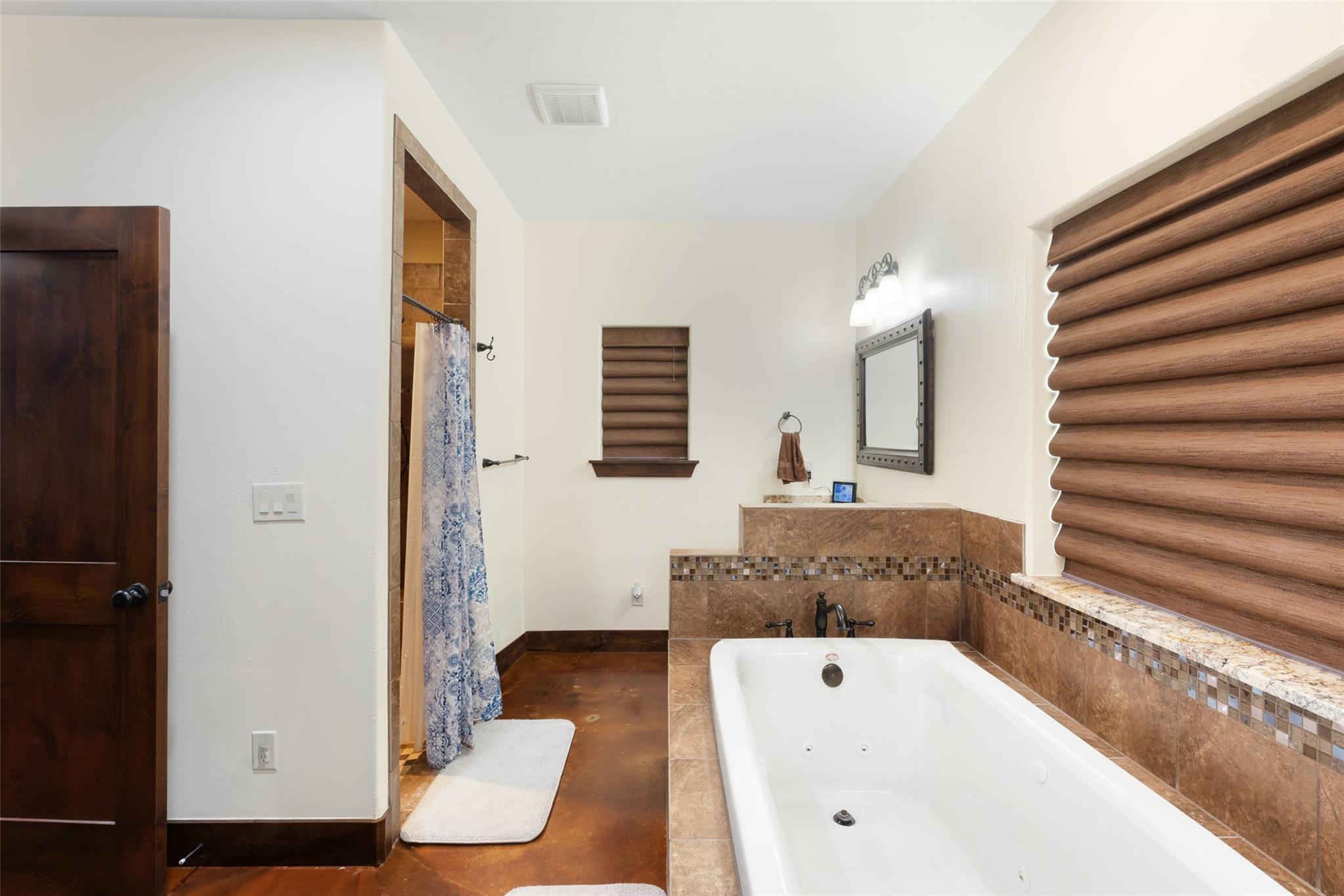 106 Leaning Oak CIR