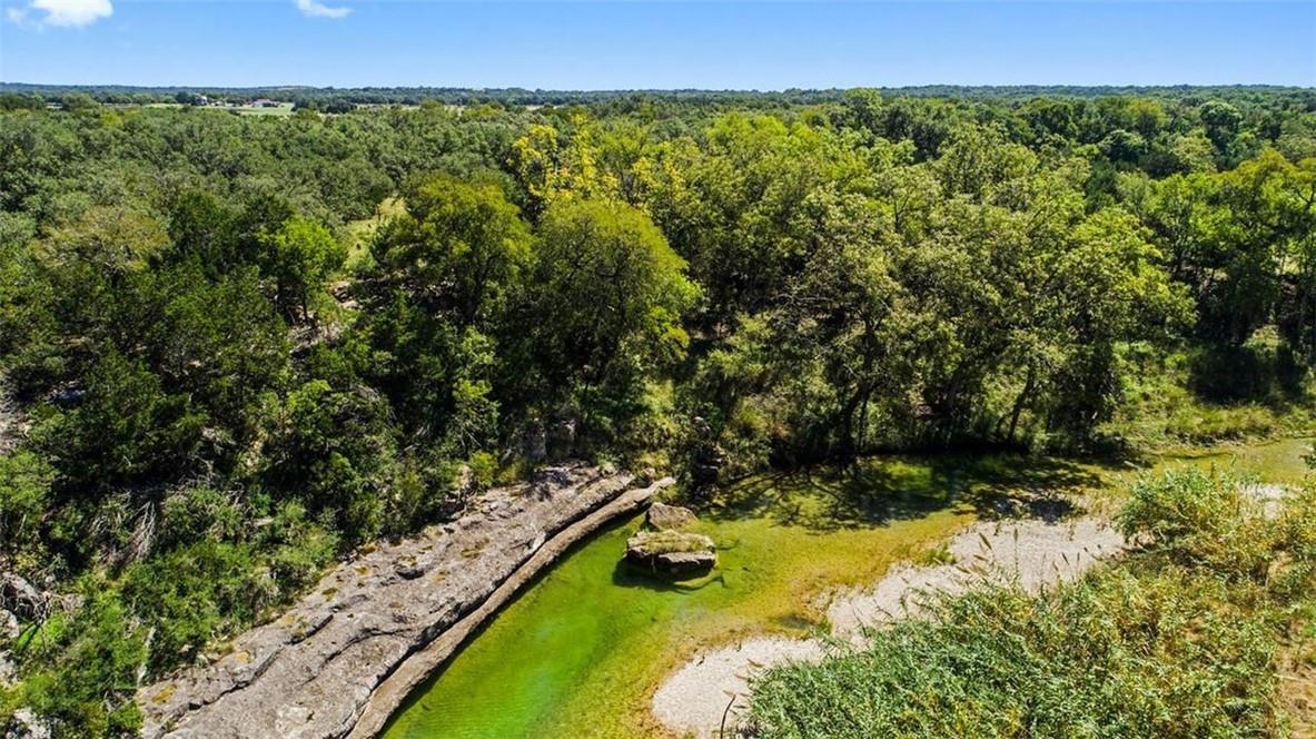 440 Chimney Valley RD