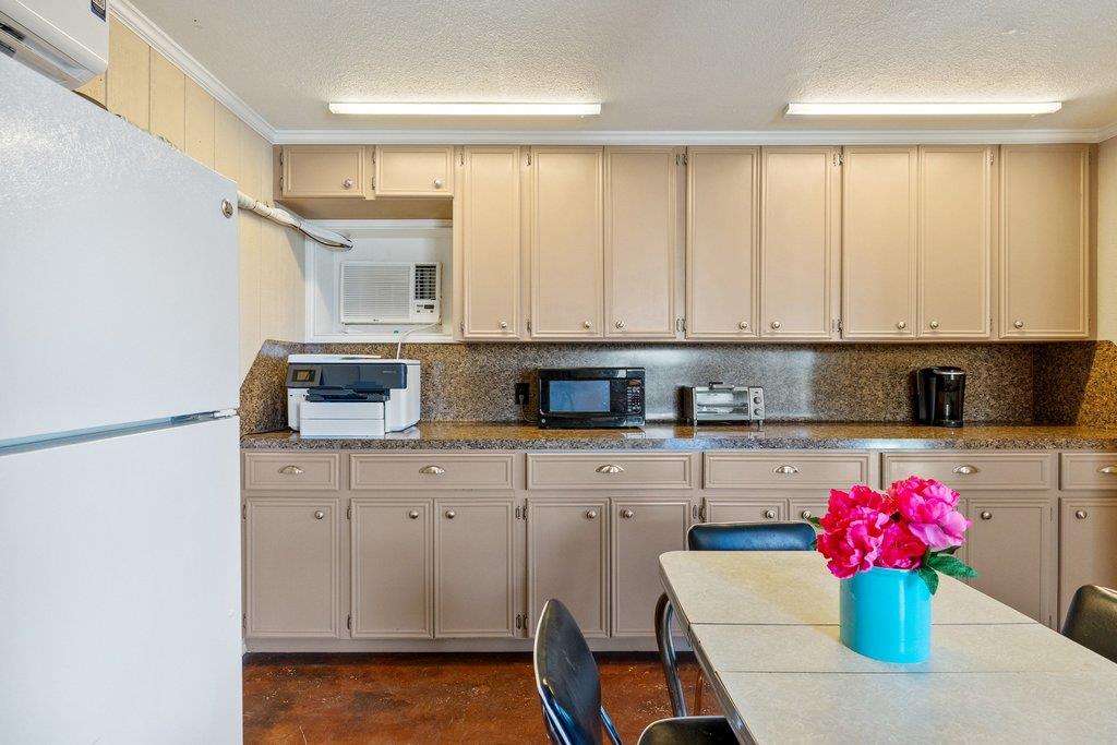 434 W Turner CT