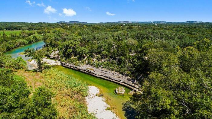 440 Chimney Valley RD