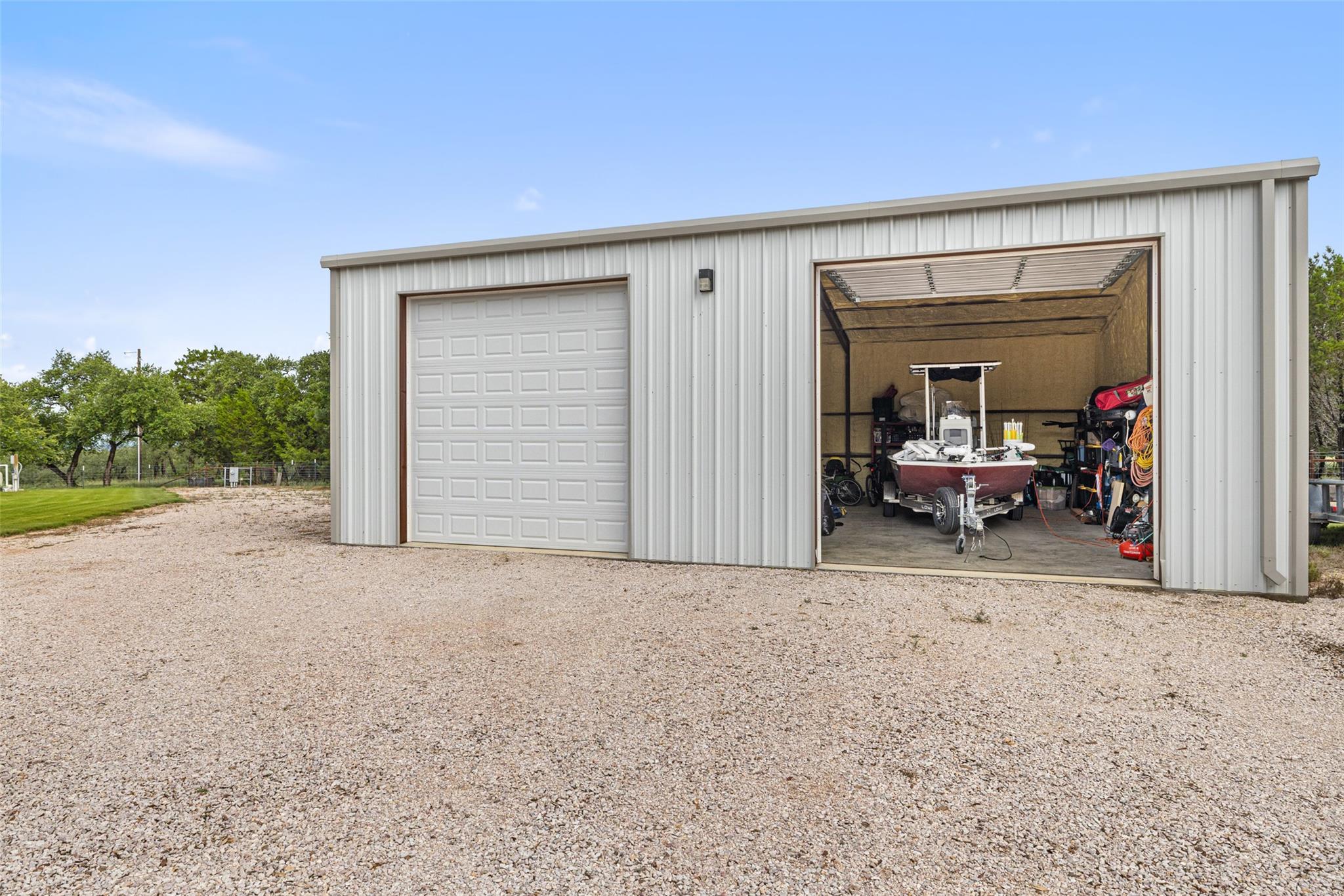 210 Levon LN