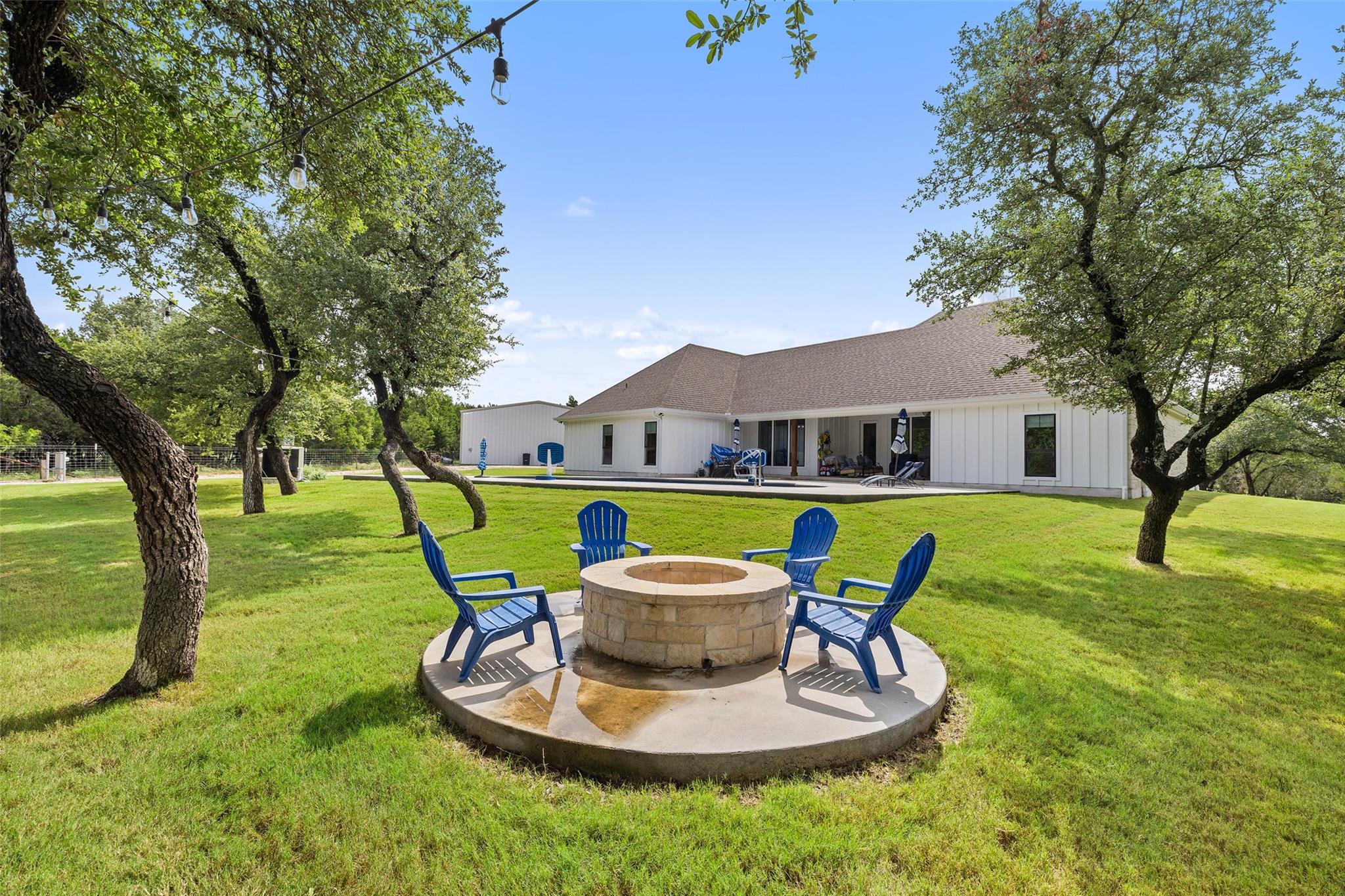 210 Levon LN