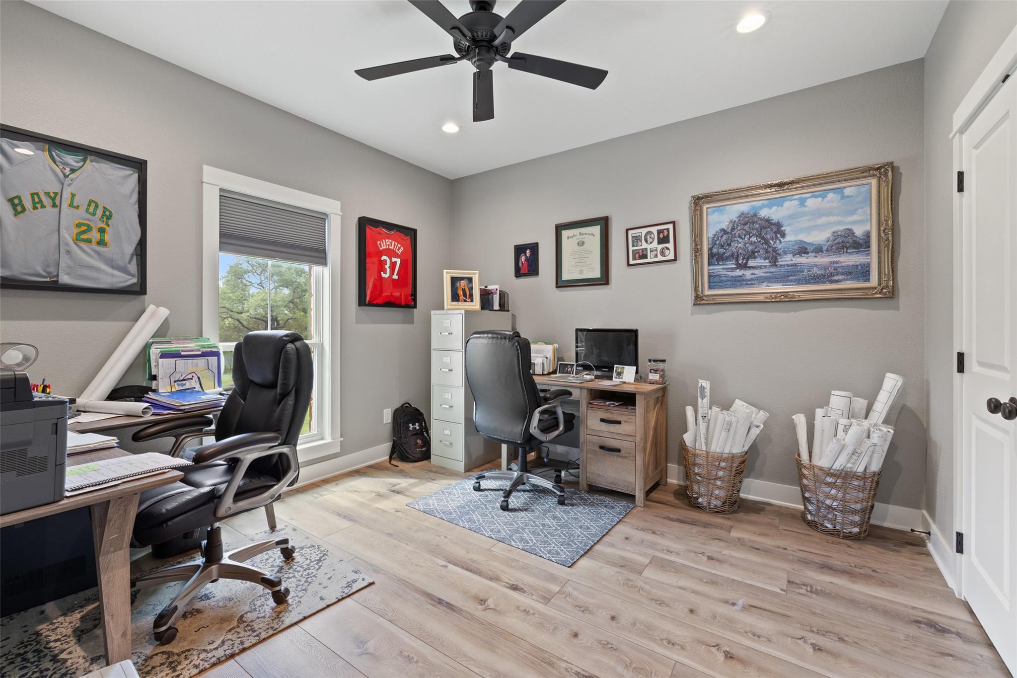 210 Levon LN