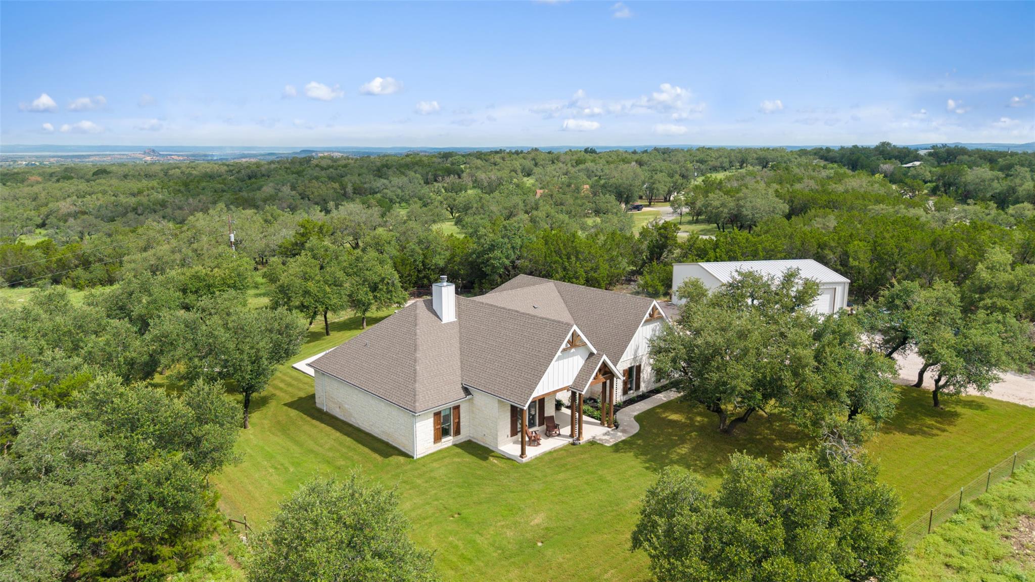 210 Levon LN