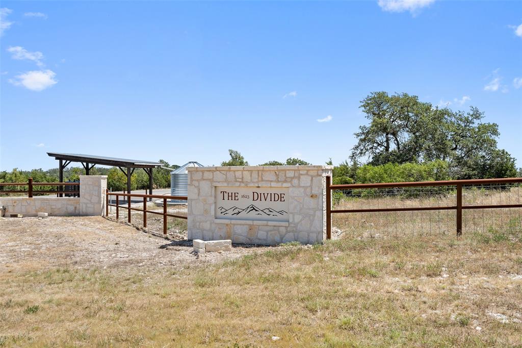 Tract 23 Ranch Road 1623