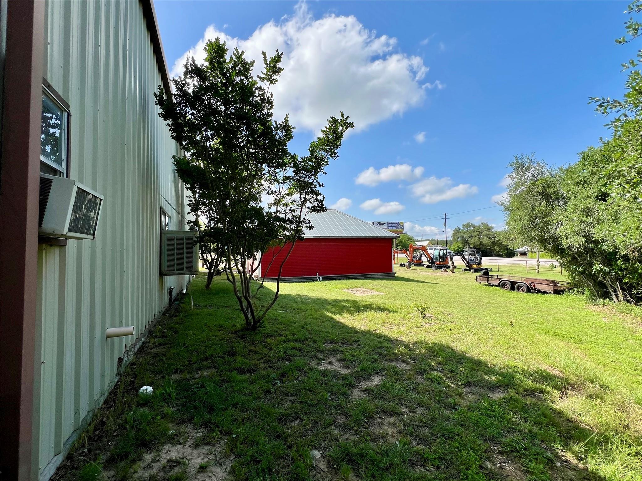 1698 S Us Hwy 281 Highway S