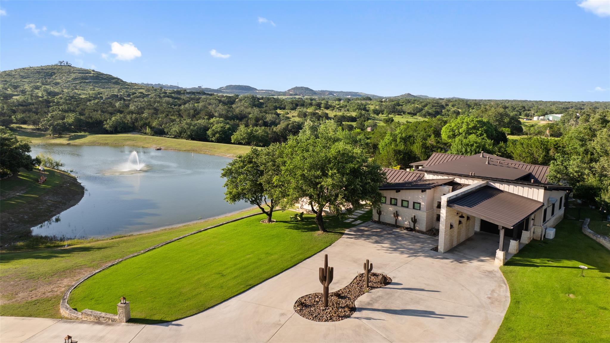 101 Rolling Hills RD