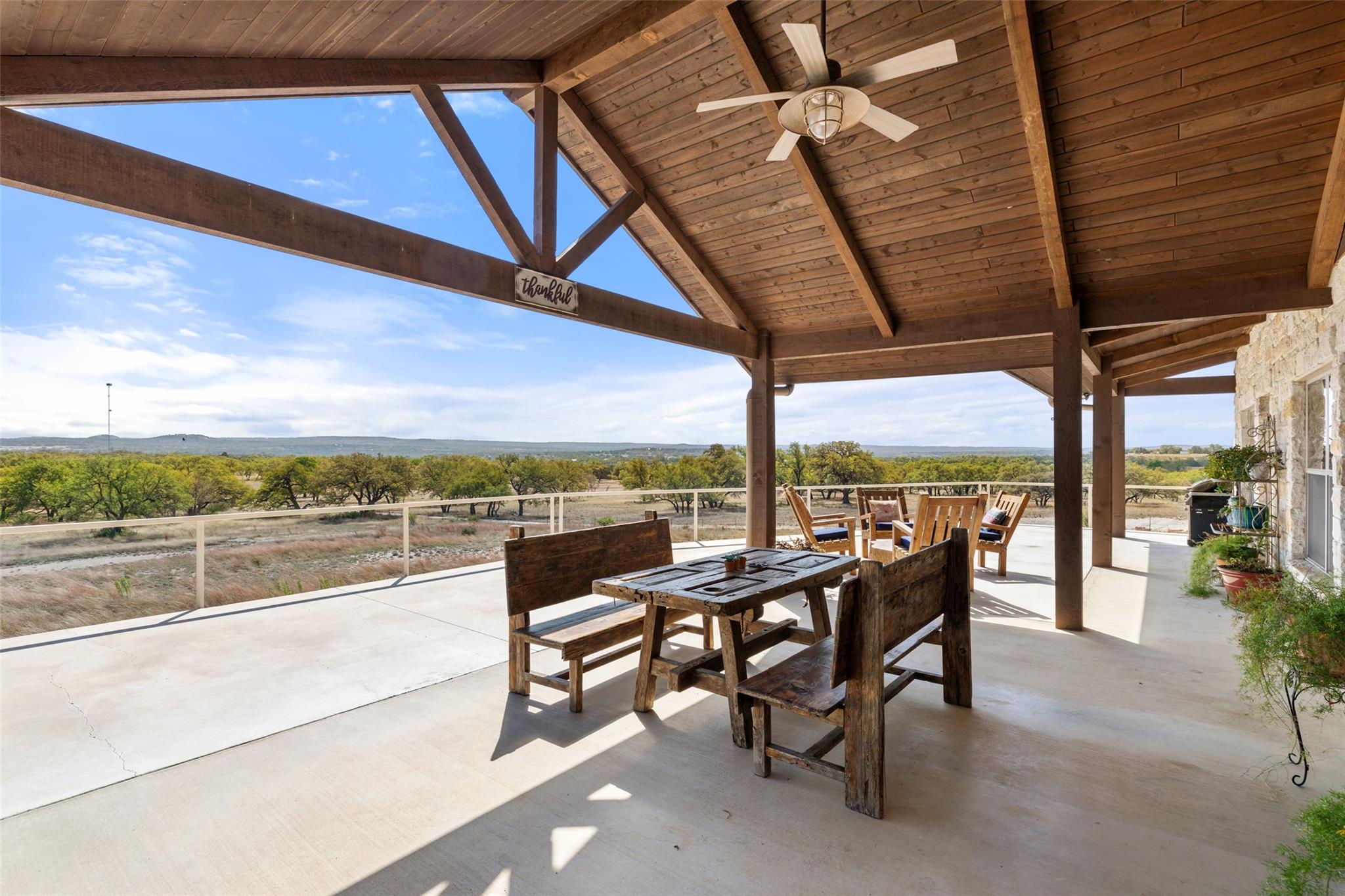 546 Lazy Oak RD