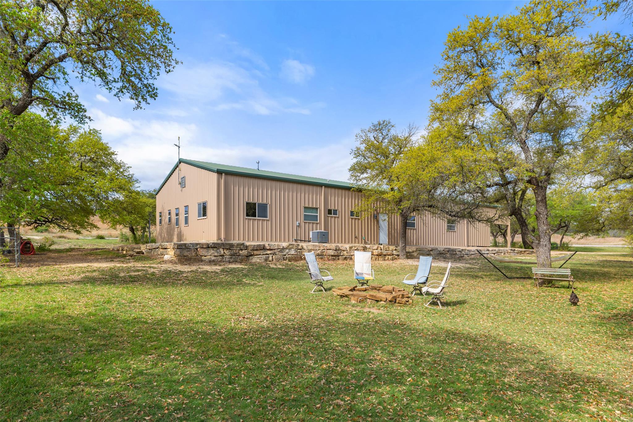 546 Lazy Oak RD