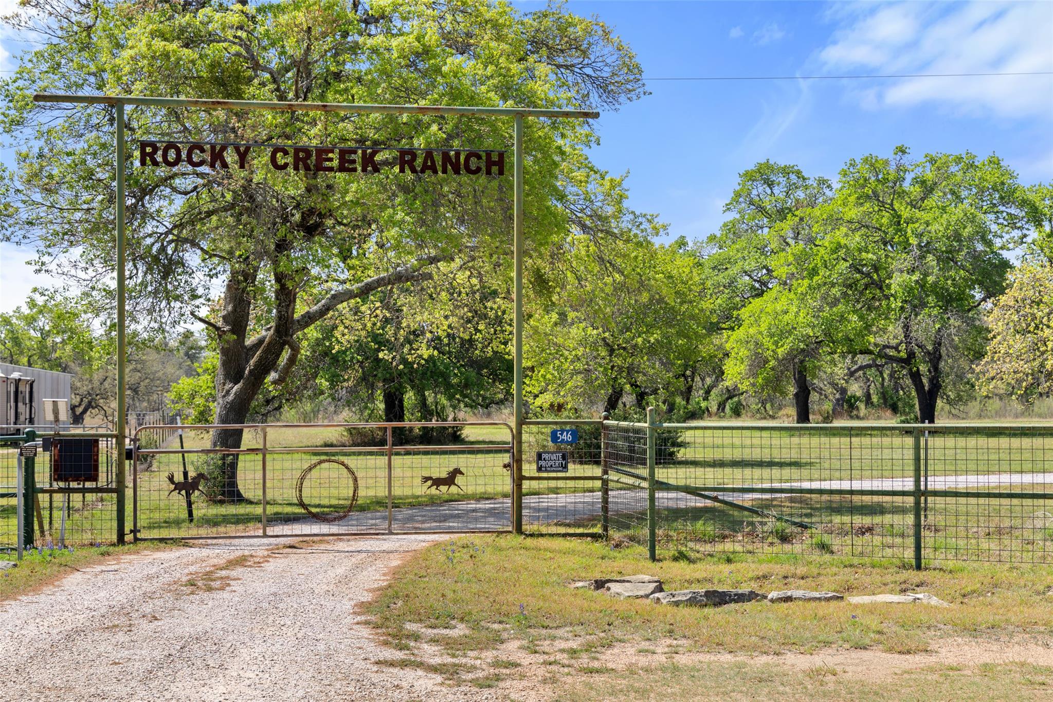 546 Lazy Oak RD