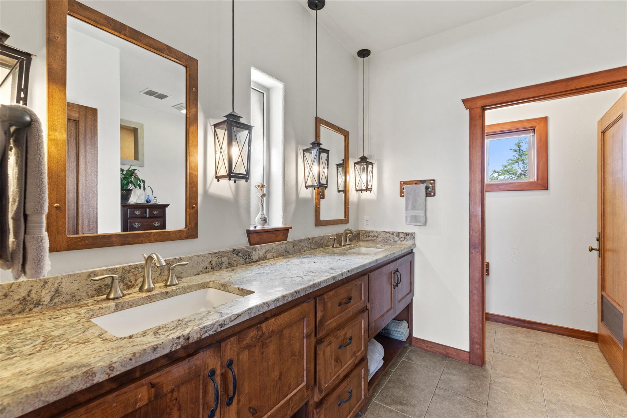 546 Lazy Oak RD