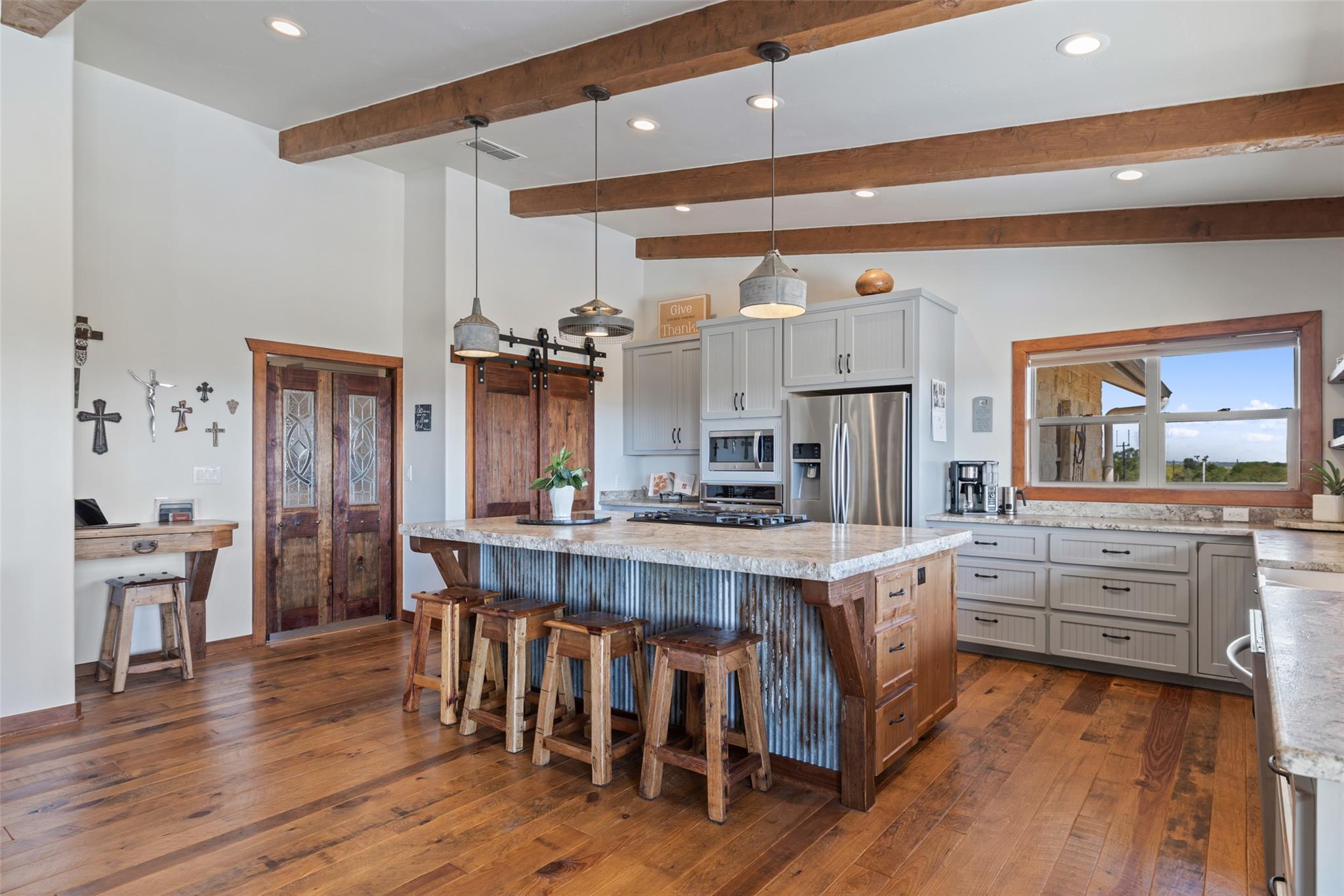546 Lazy Oak RD