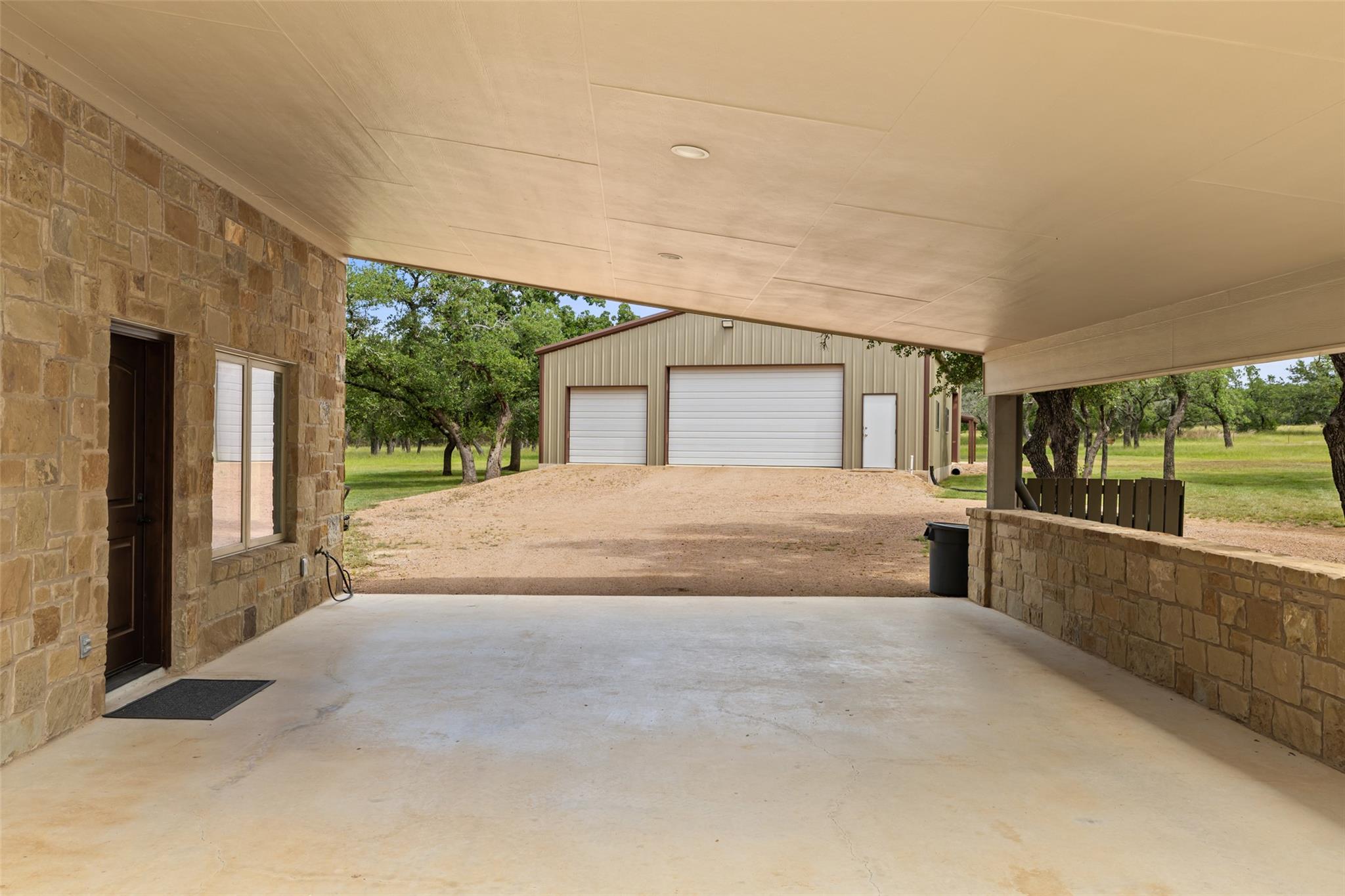 1241 Sandy Oaks Ranch RD