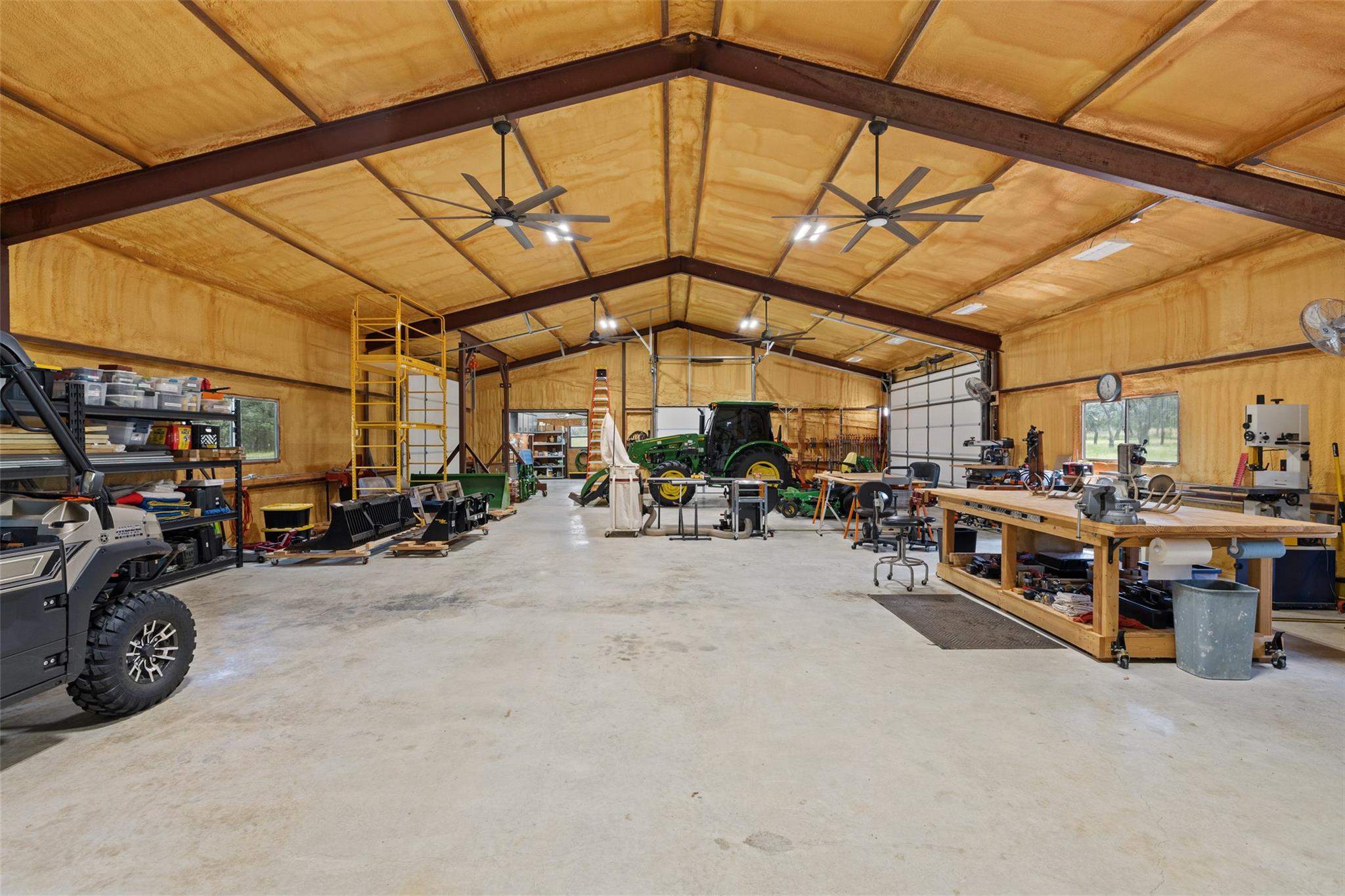 1241 Sandy Oaks Ranch RD