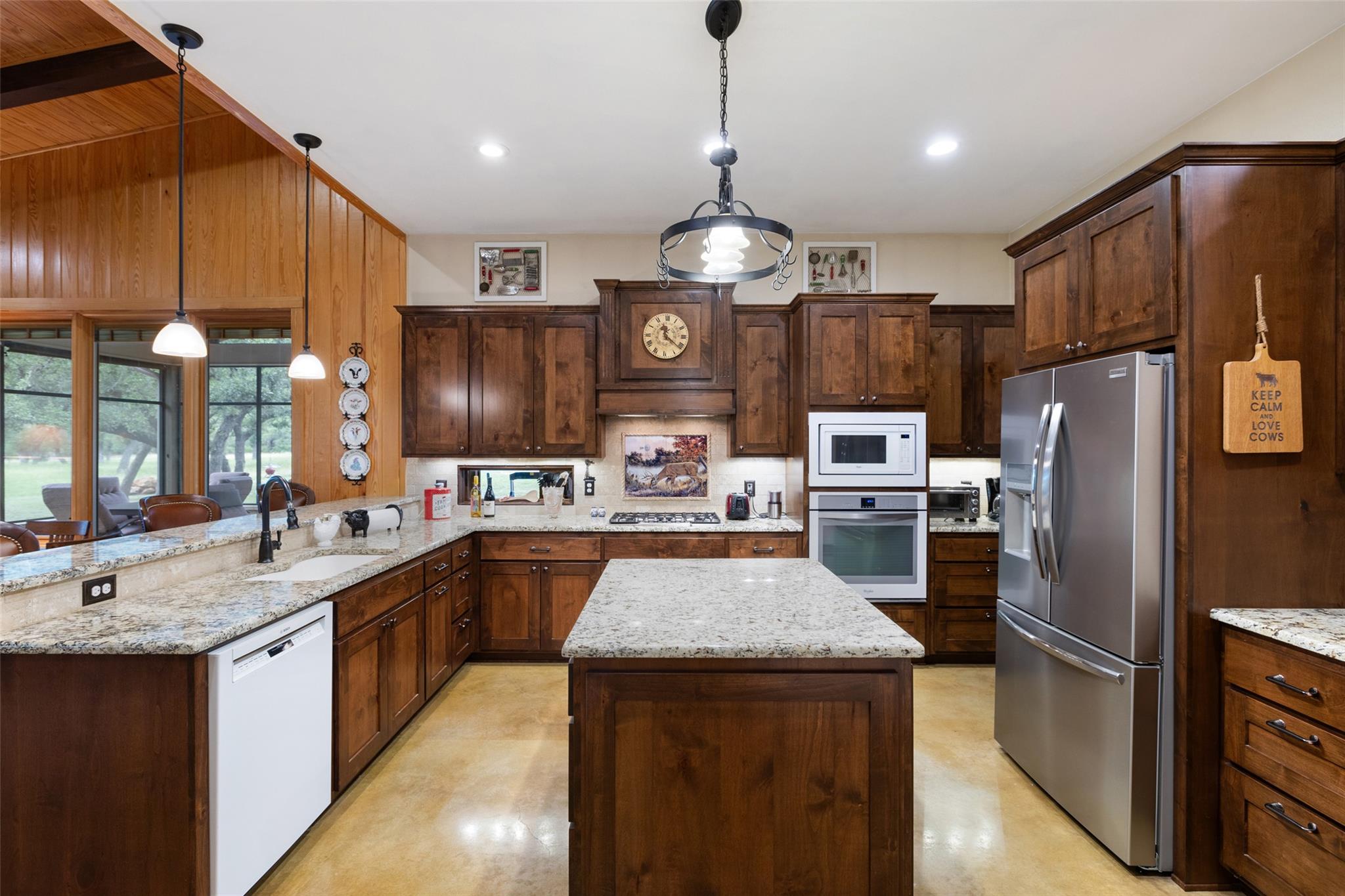 1241 Sandy Oaks Ranch RD