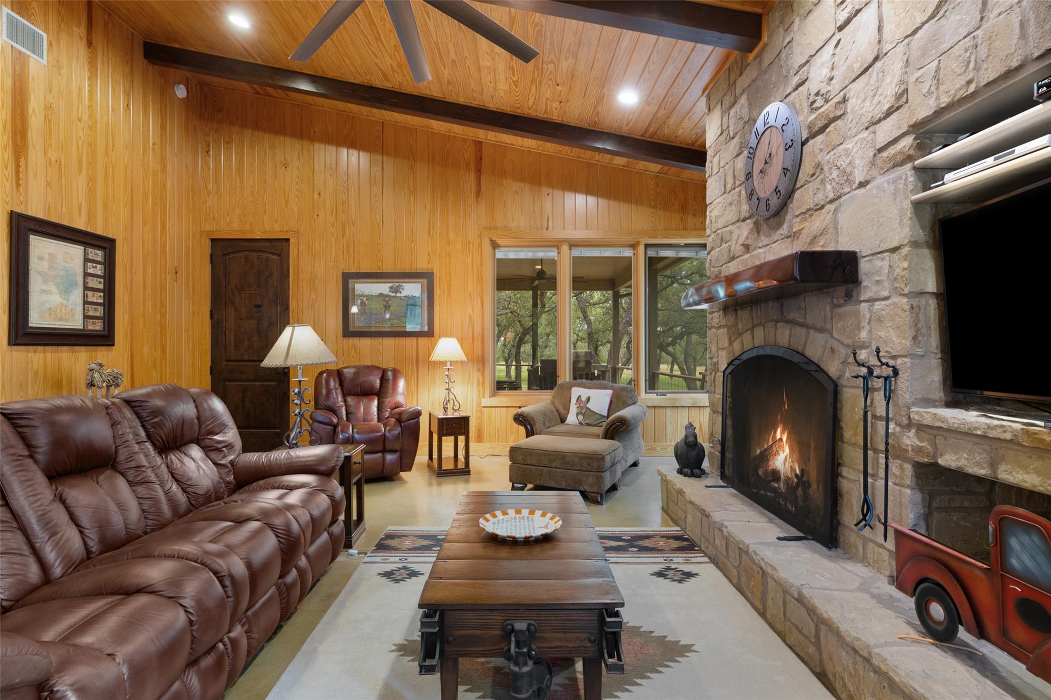 1241 Sandy Oaks Ranch RD