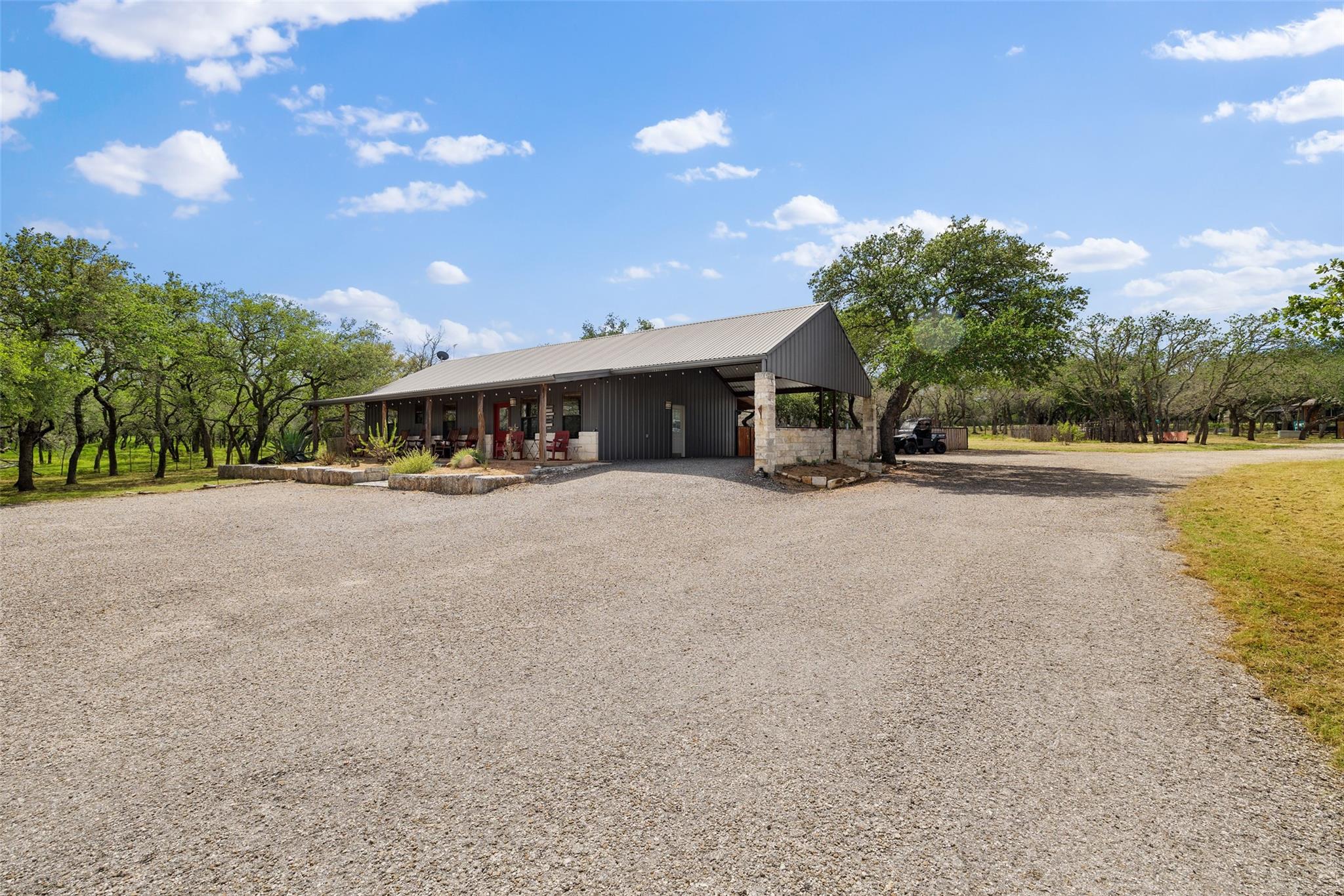 2631 N US 281 Highway