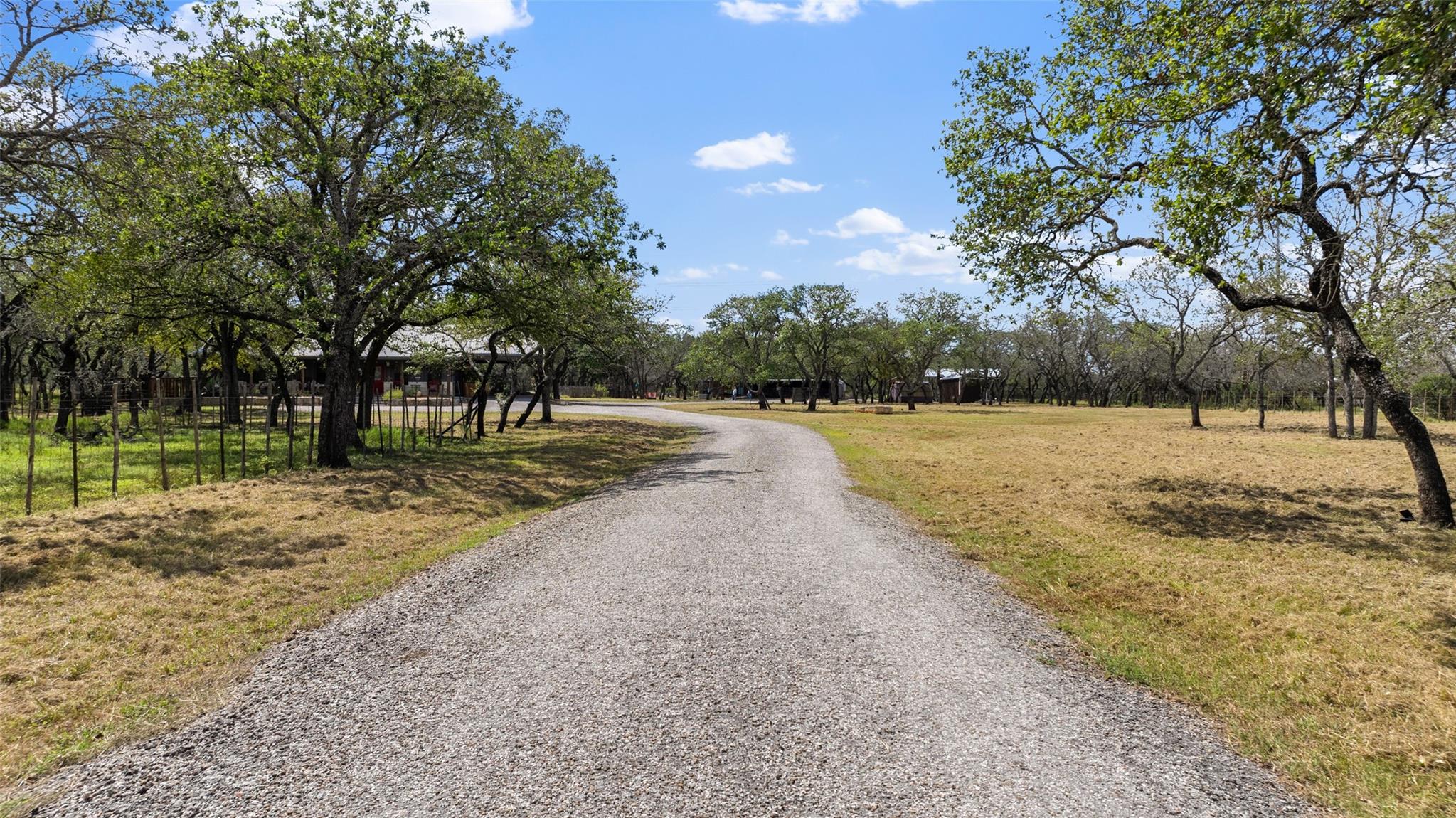 2631 N US 281 Highway