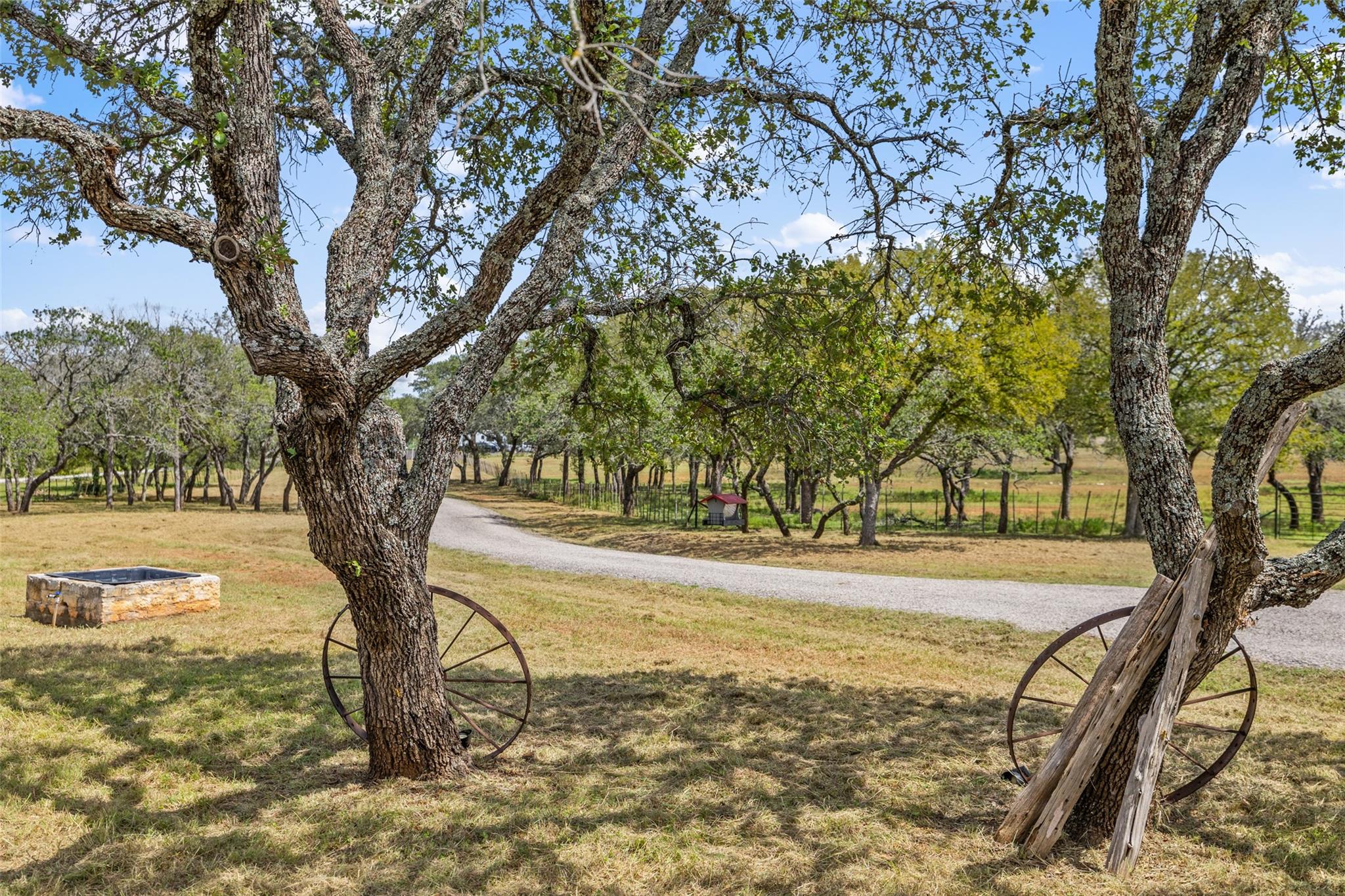 2631 N US 281 Highway