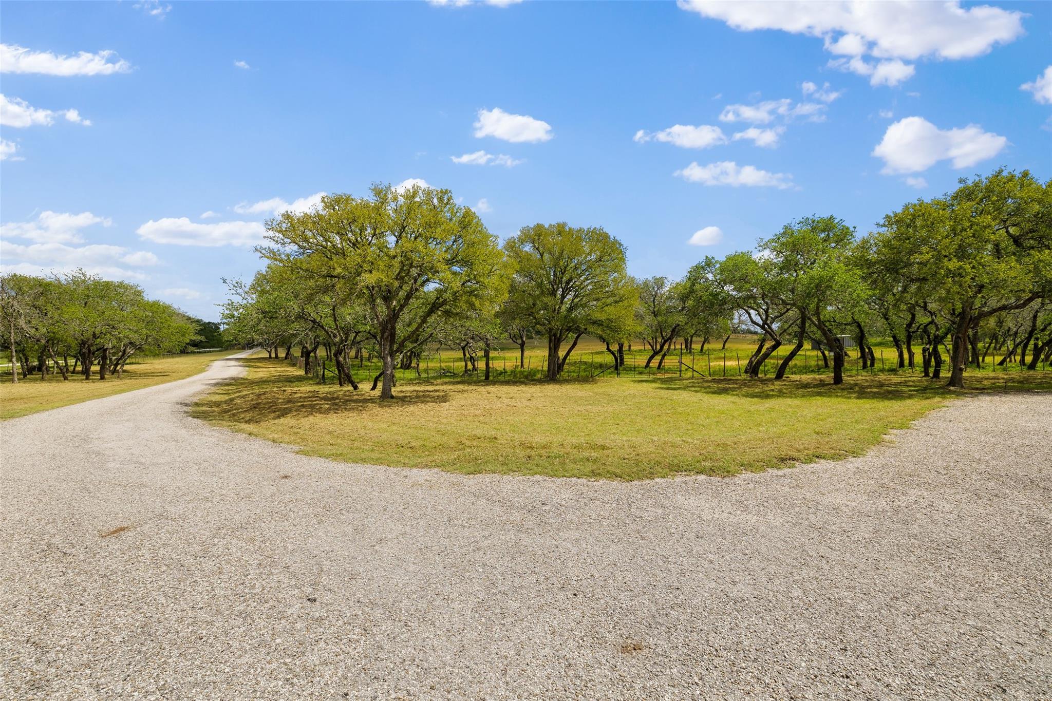 2631 N US 281 Highway