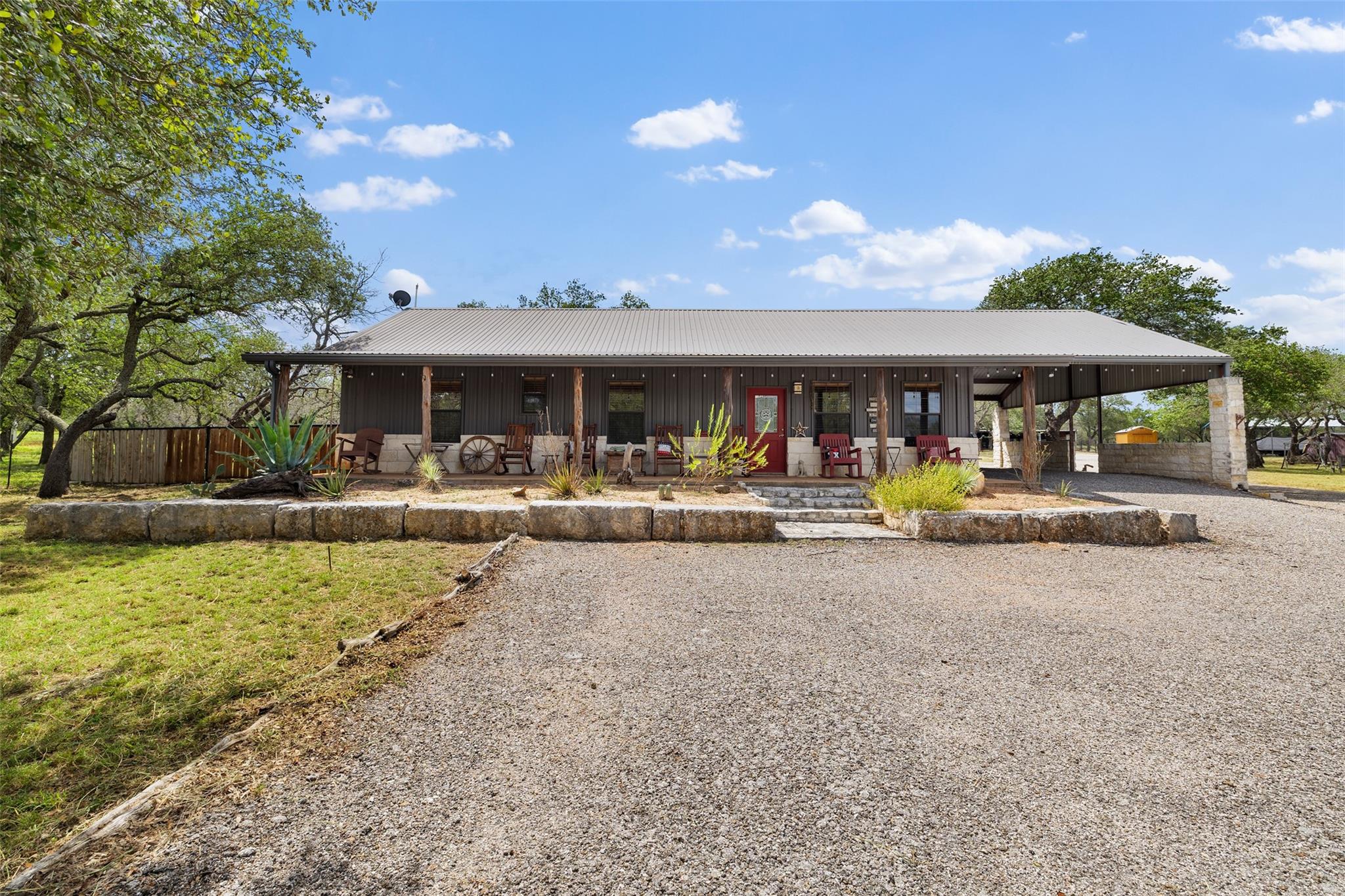 2631 N US 281 Highway
