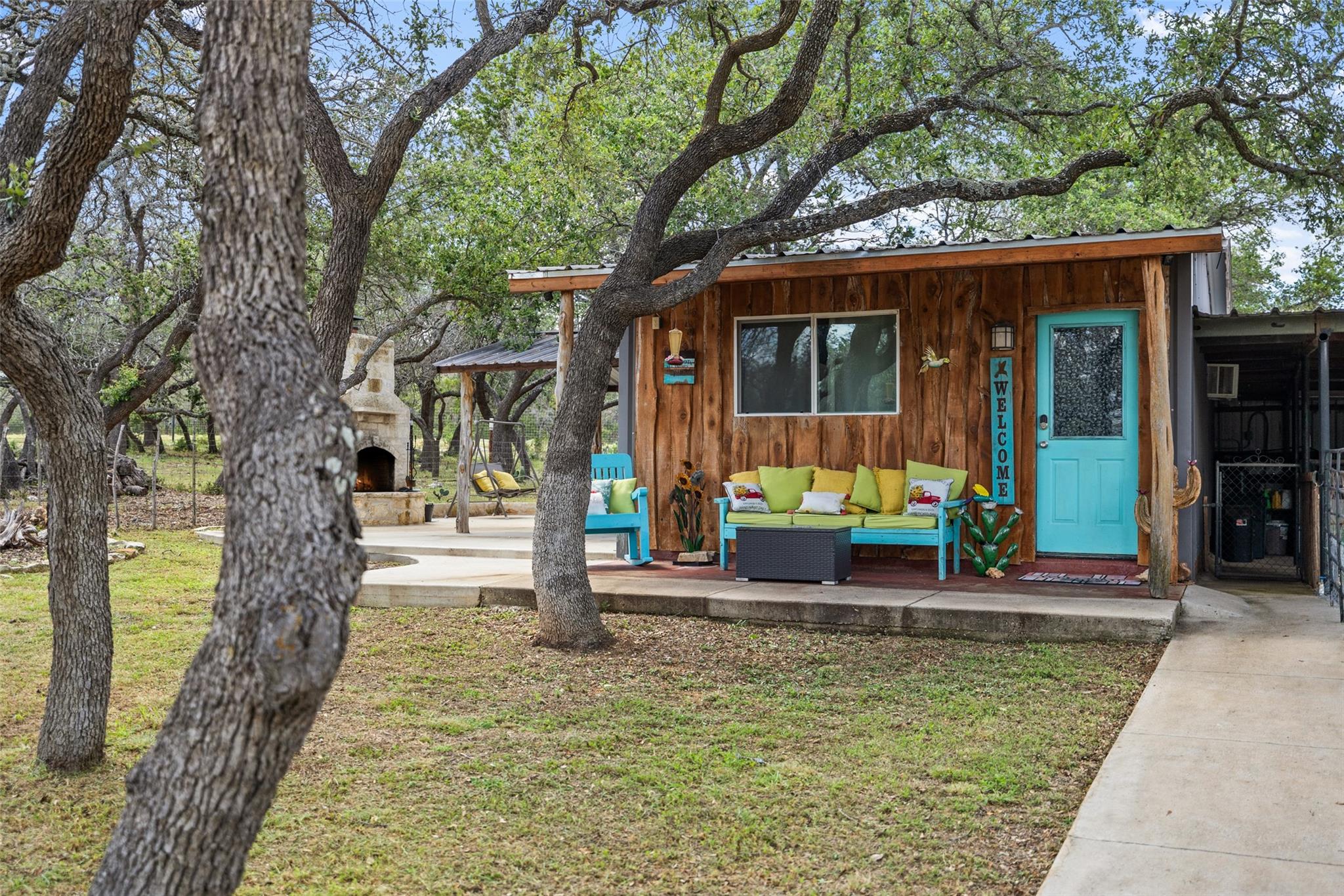2631 N US 281 Highway