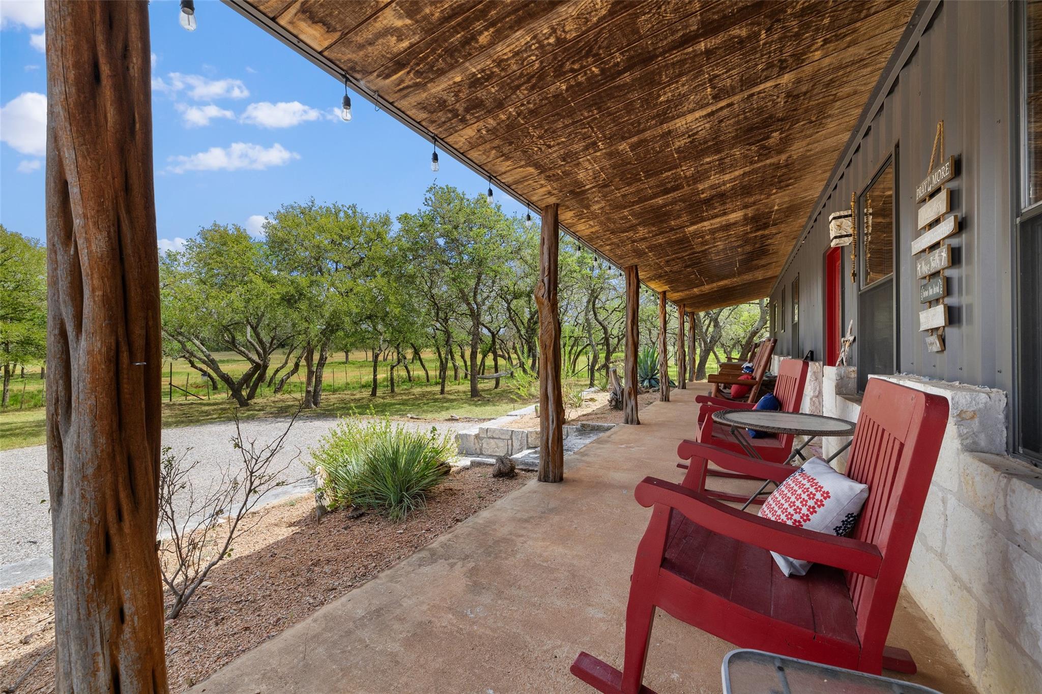 2631 N US 281 Highway
