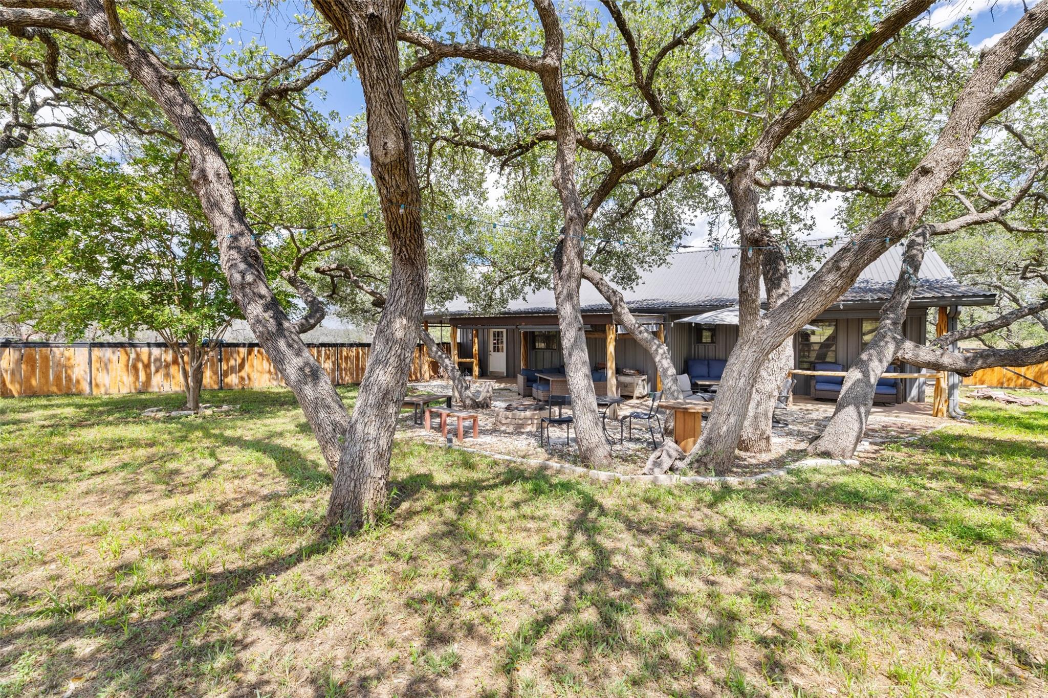 2631 N US 281 Highway
