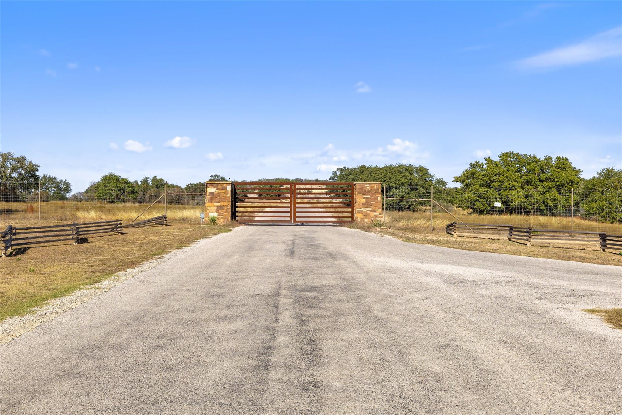 271 S Cielo Vista CT