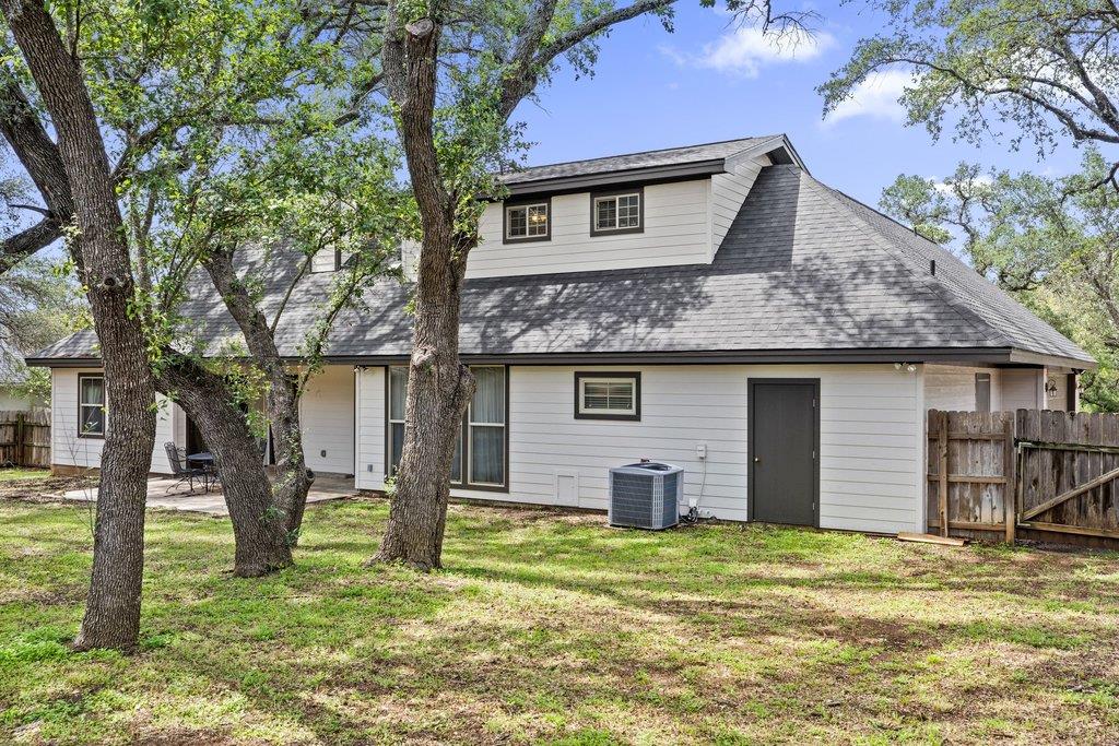 101 Winding Oak DR