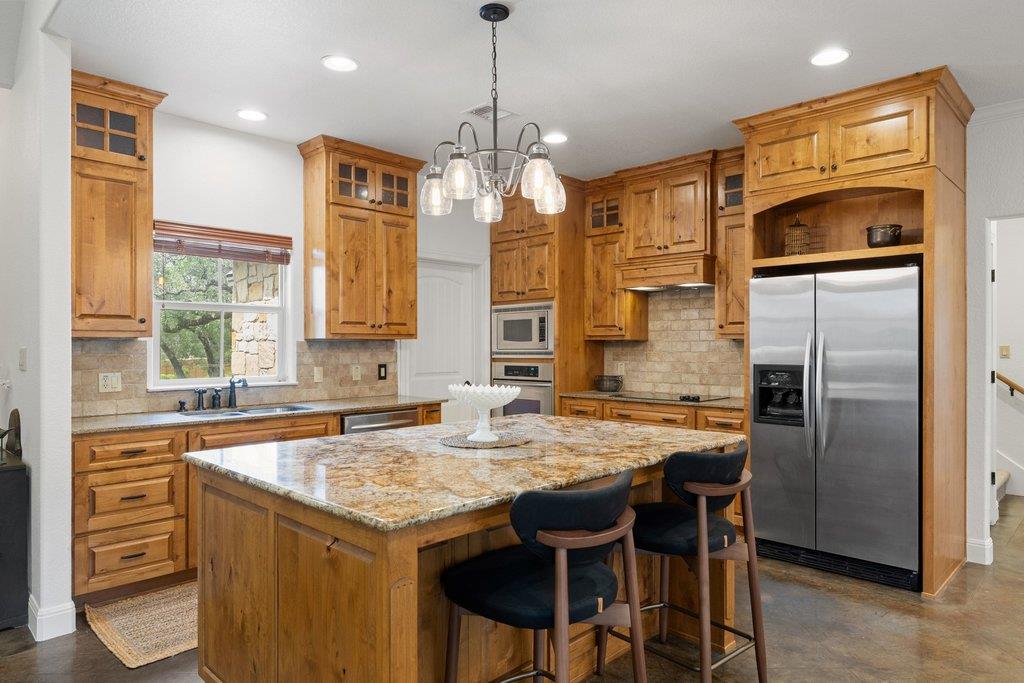 101 Winding Oak DR
