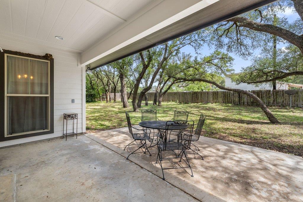 101 Winding Oak DR