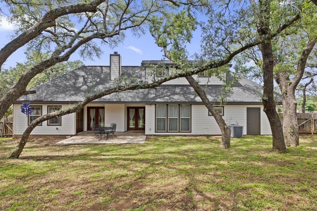 101 Winding Oak DR