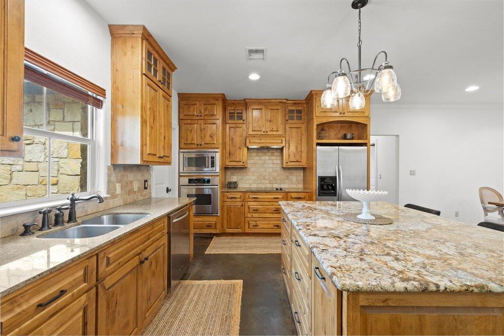 101 Winding Oak DR