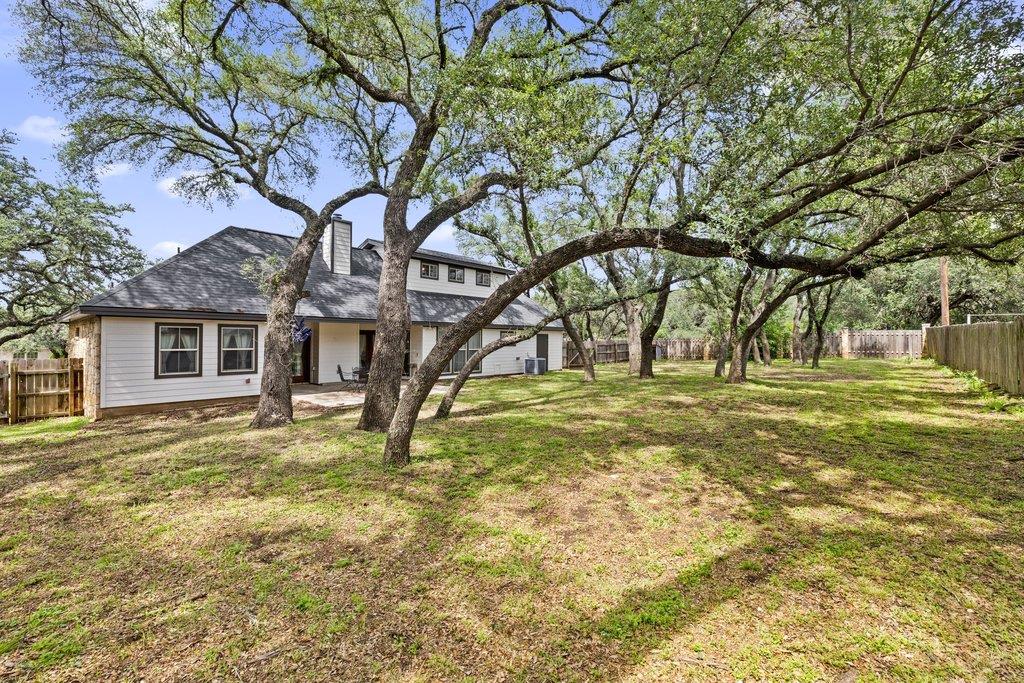 101 Winding Oak DR