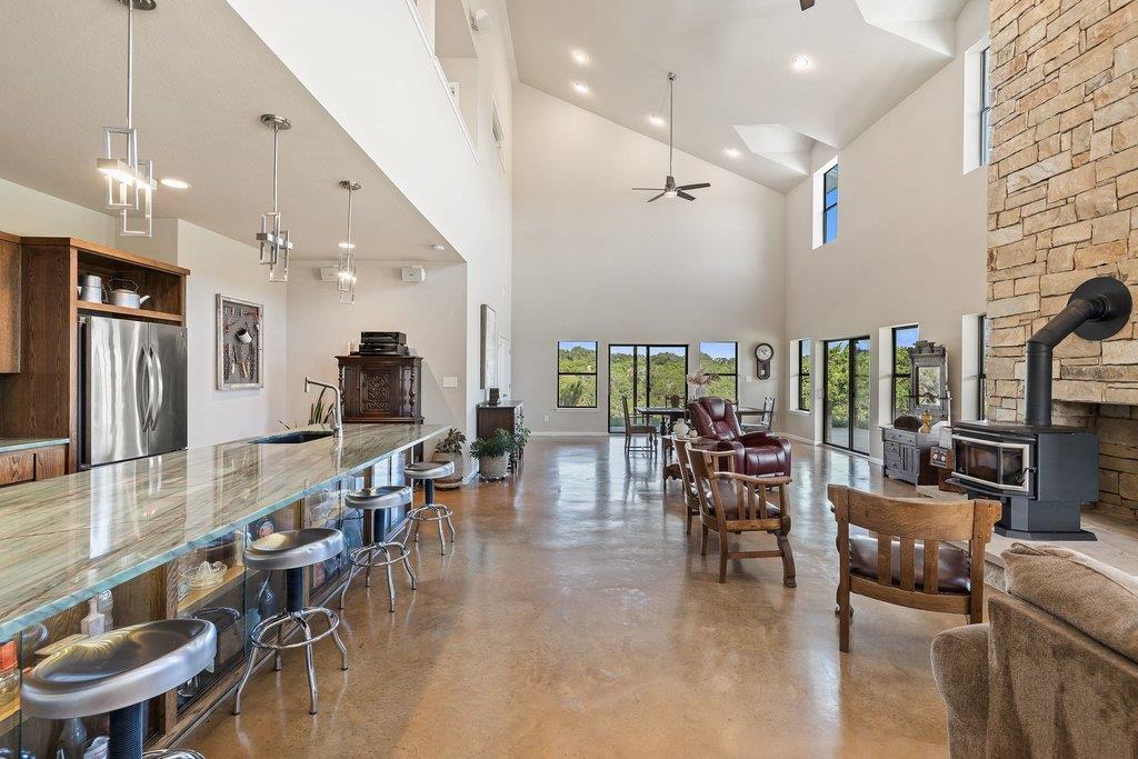 1101 Windy Hills RD
