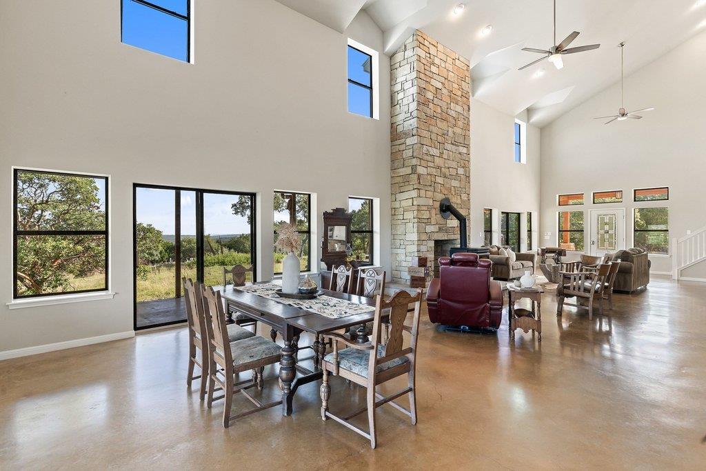 1101 Windy Hills RD