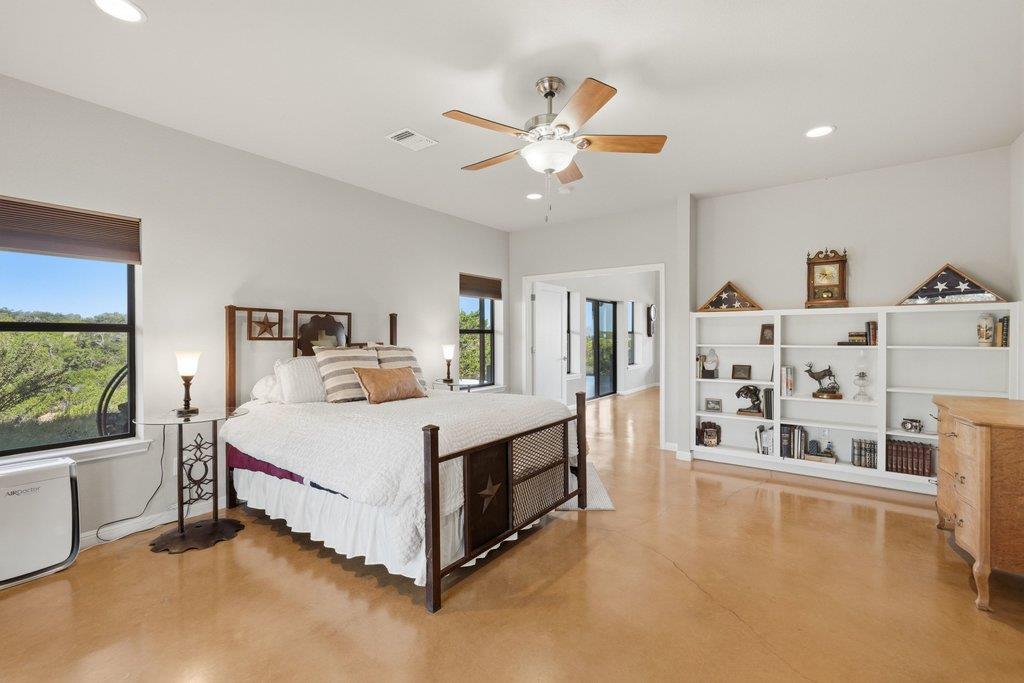 1101 Windy Hills RD
