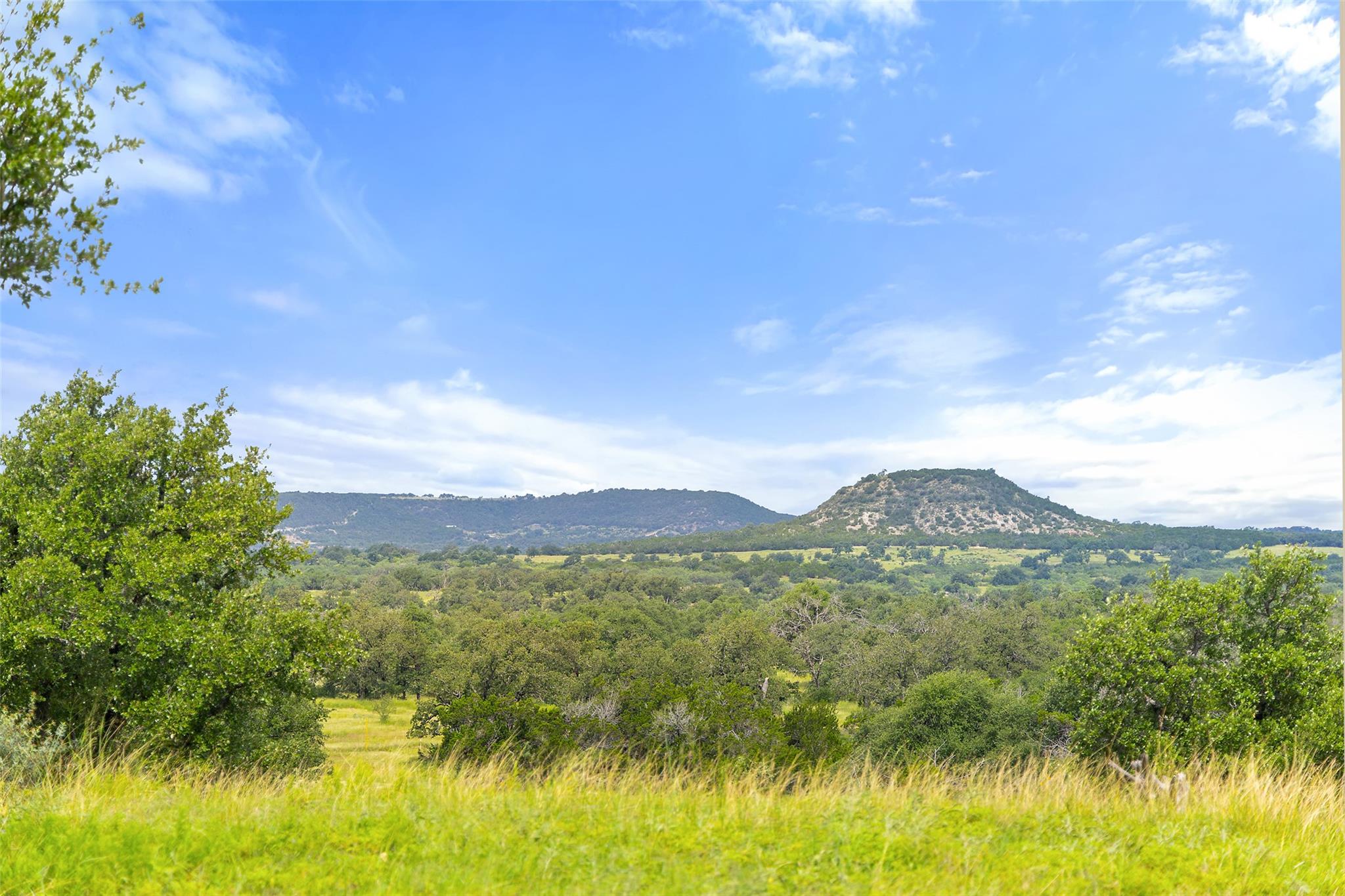9069-86 Ranch Road 1323