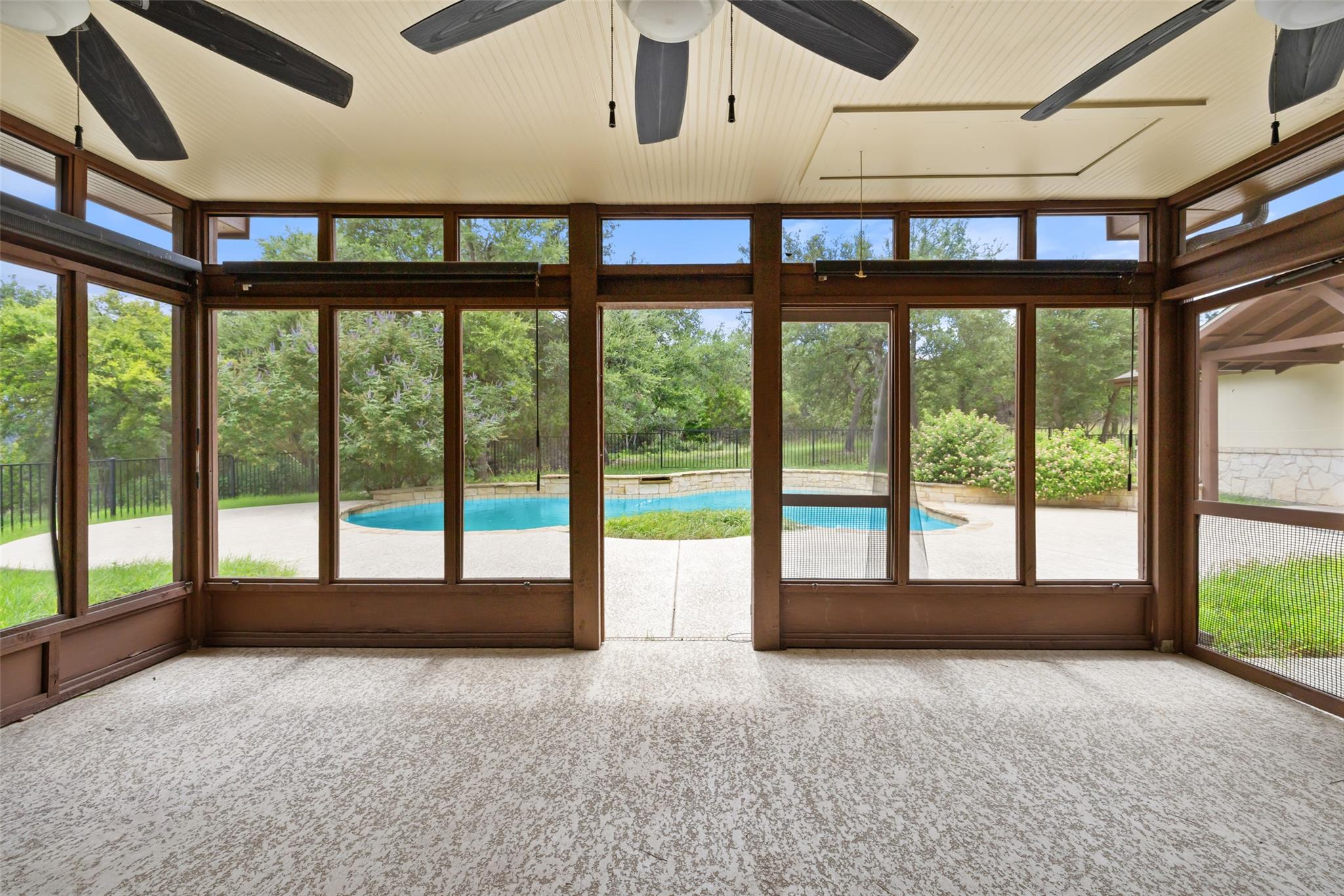 270 Rollin N Ranch RD