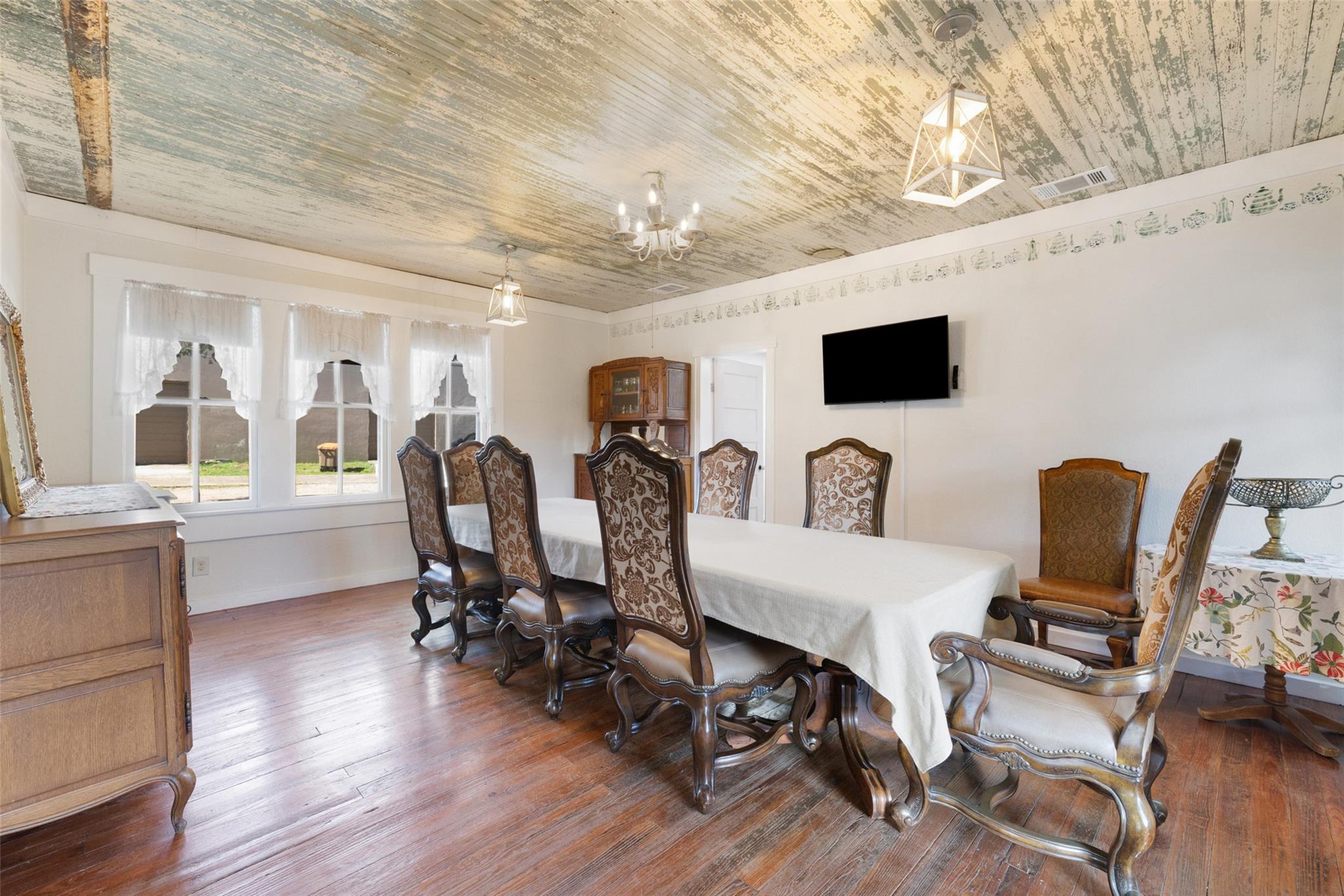 201 N Nugent Ave, Johnson City