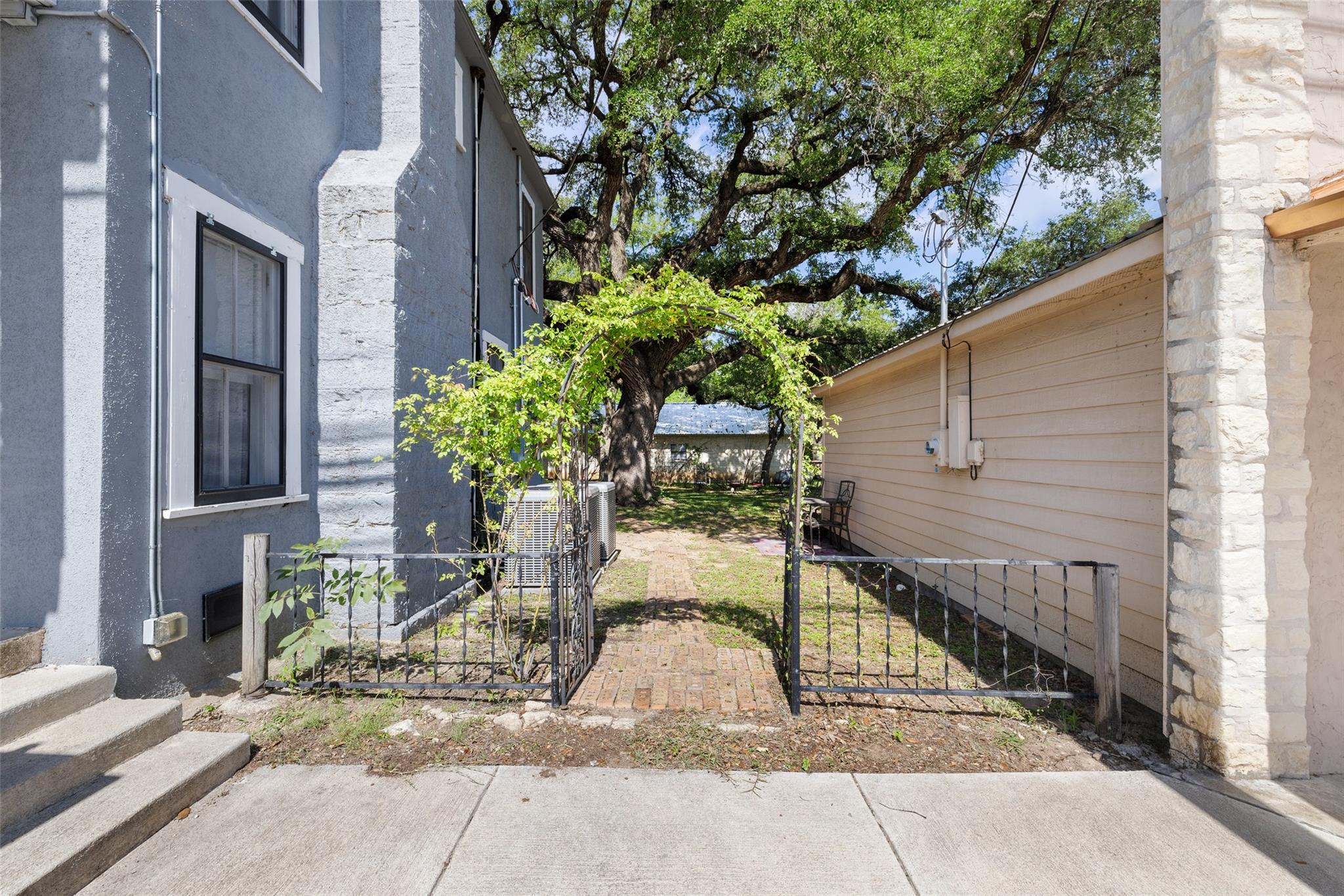 201 N Nugent Ave, Johnson City