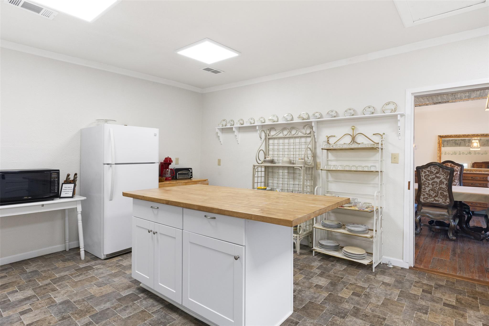 201 N Nugent Ave, Johnson City