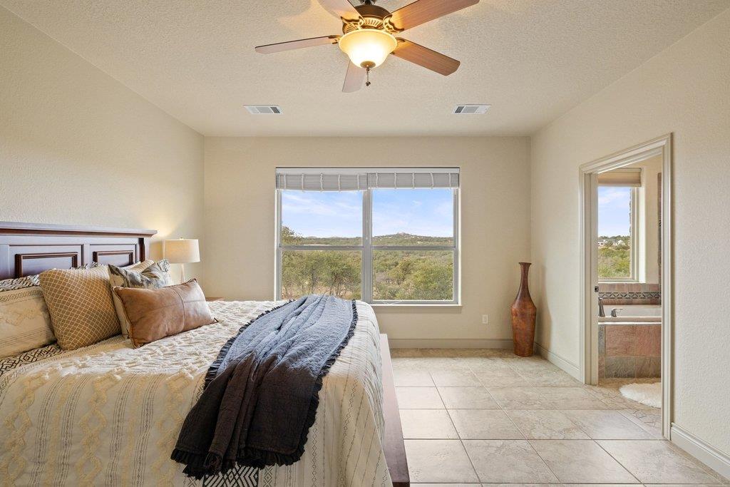 232 Crooked Oak LN
