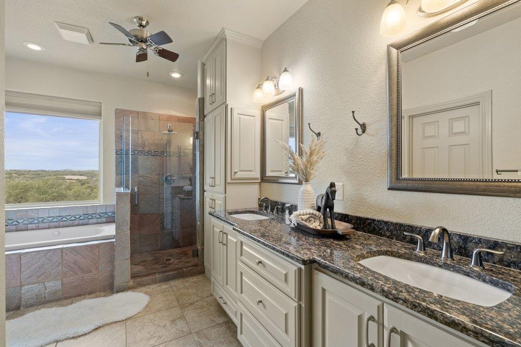 232 Crooked Oak LN